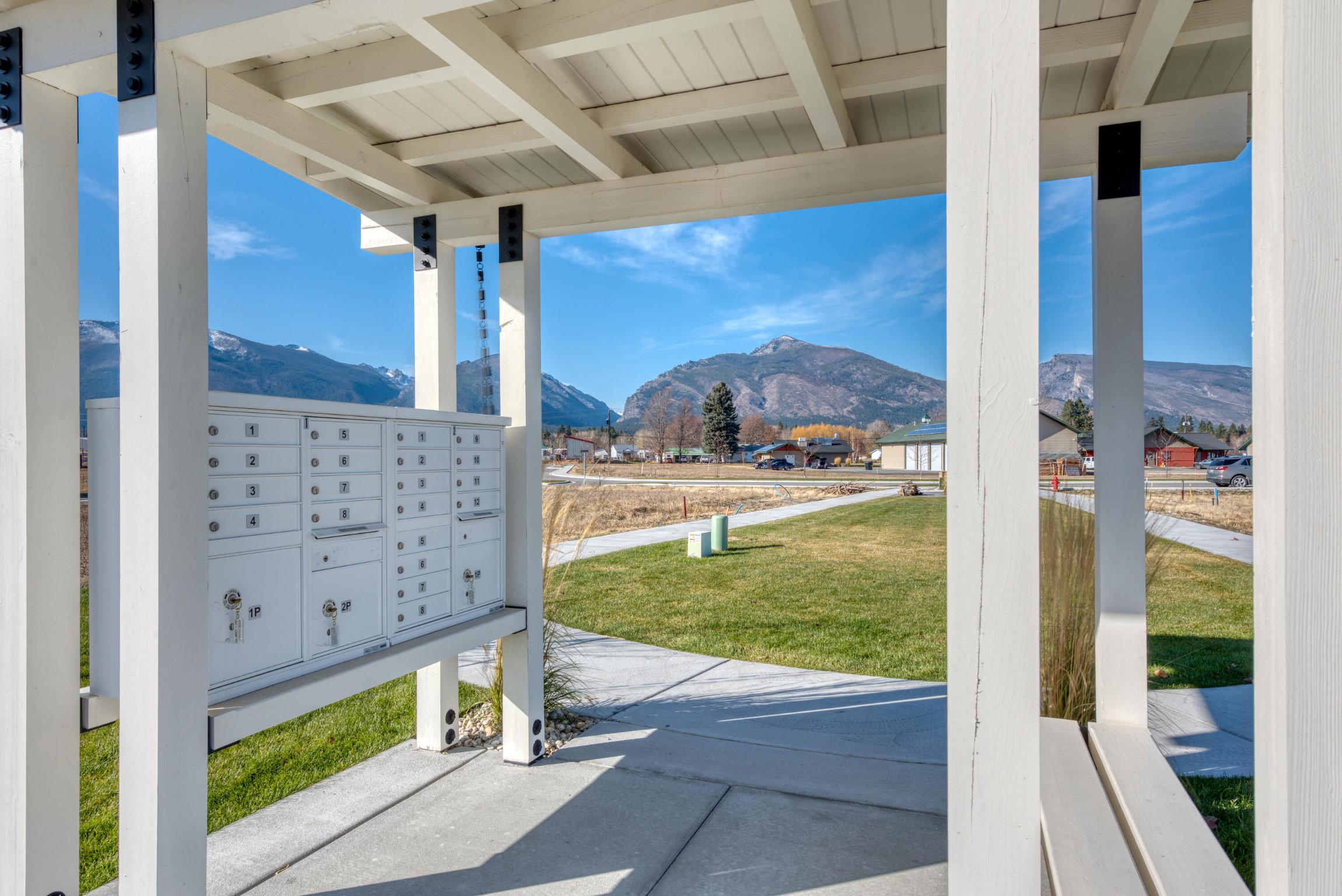 330 Mansion View Loop