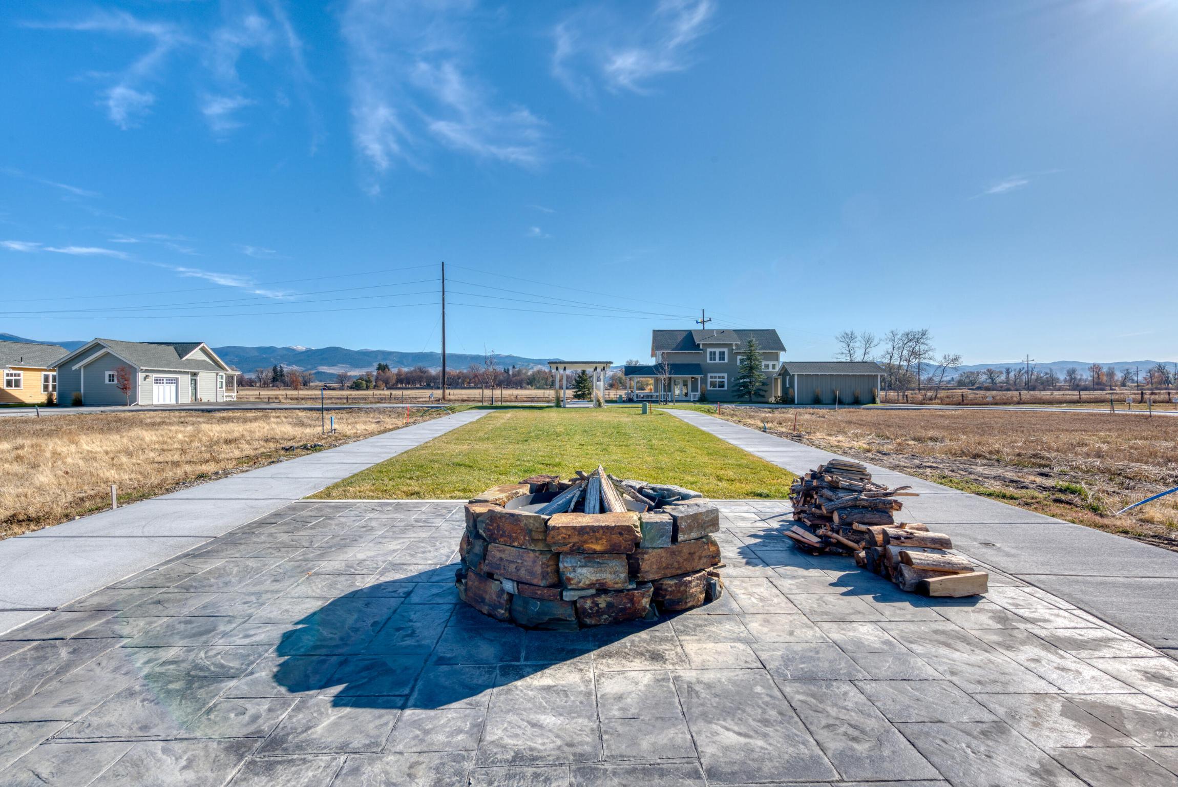 330 Mansion View Loop