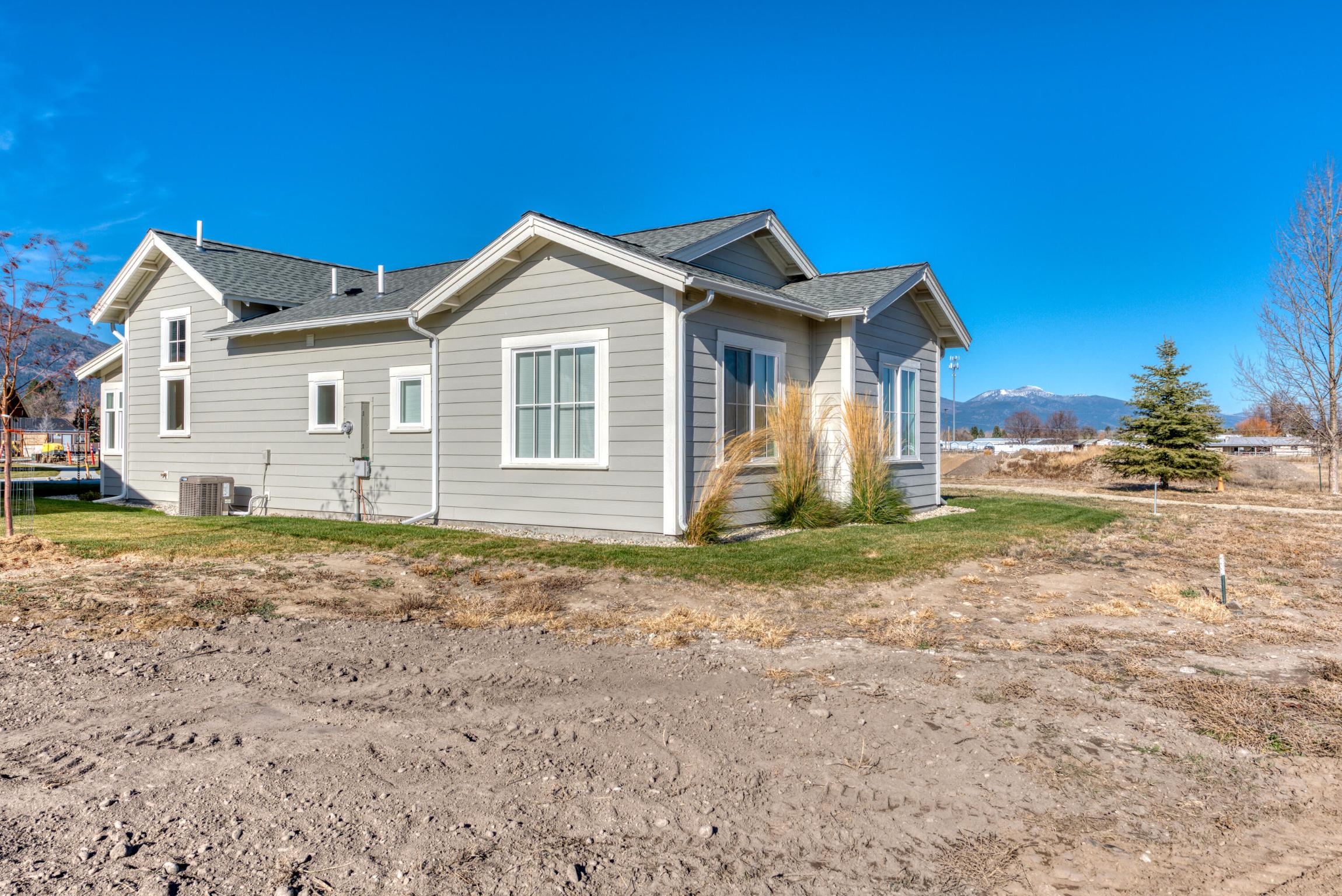 330 Mansion View Loop