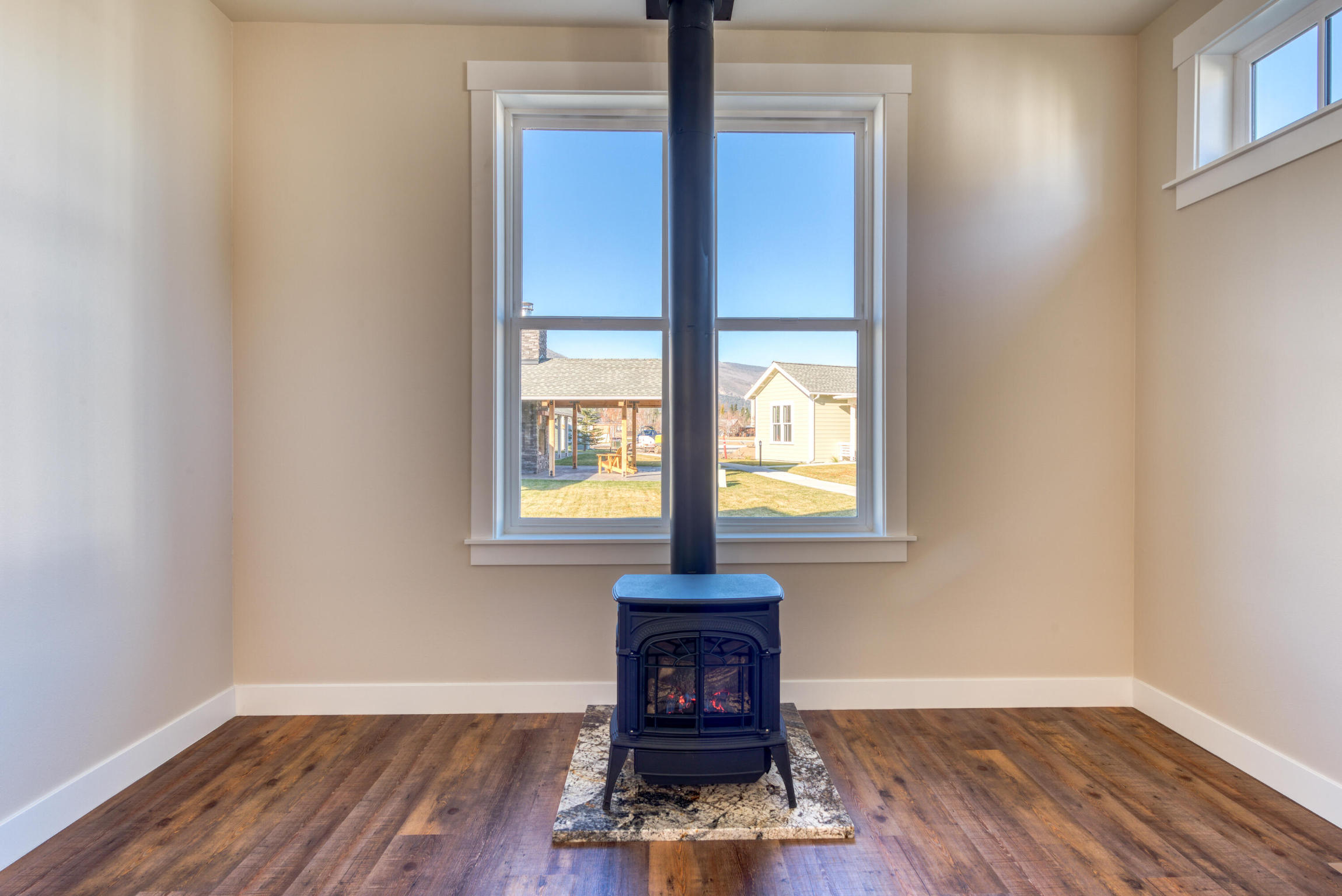 340 Mansion View Loop