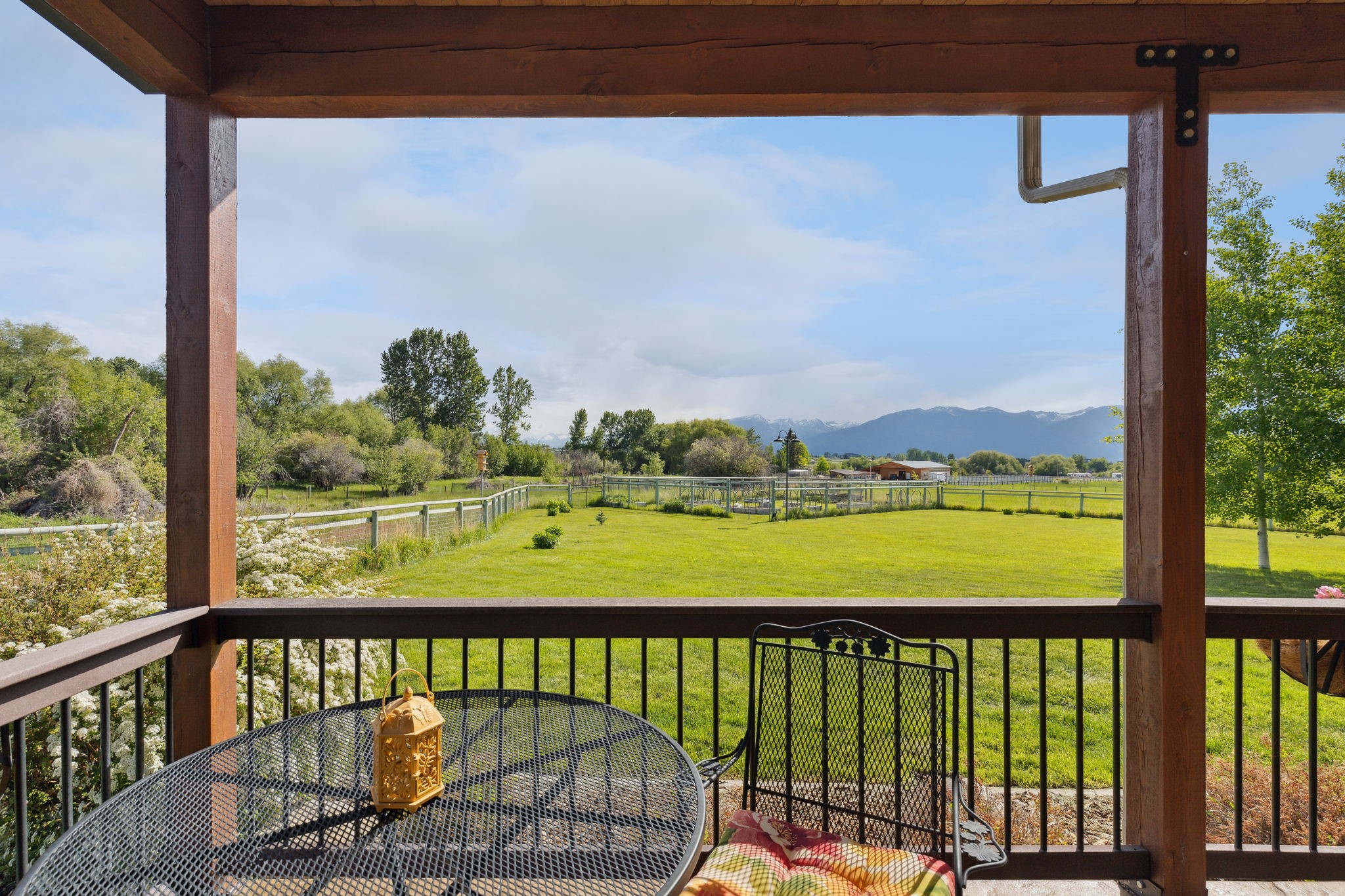 1147 Willow Creek Road