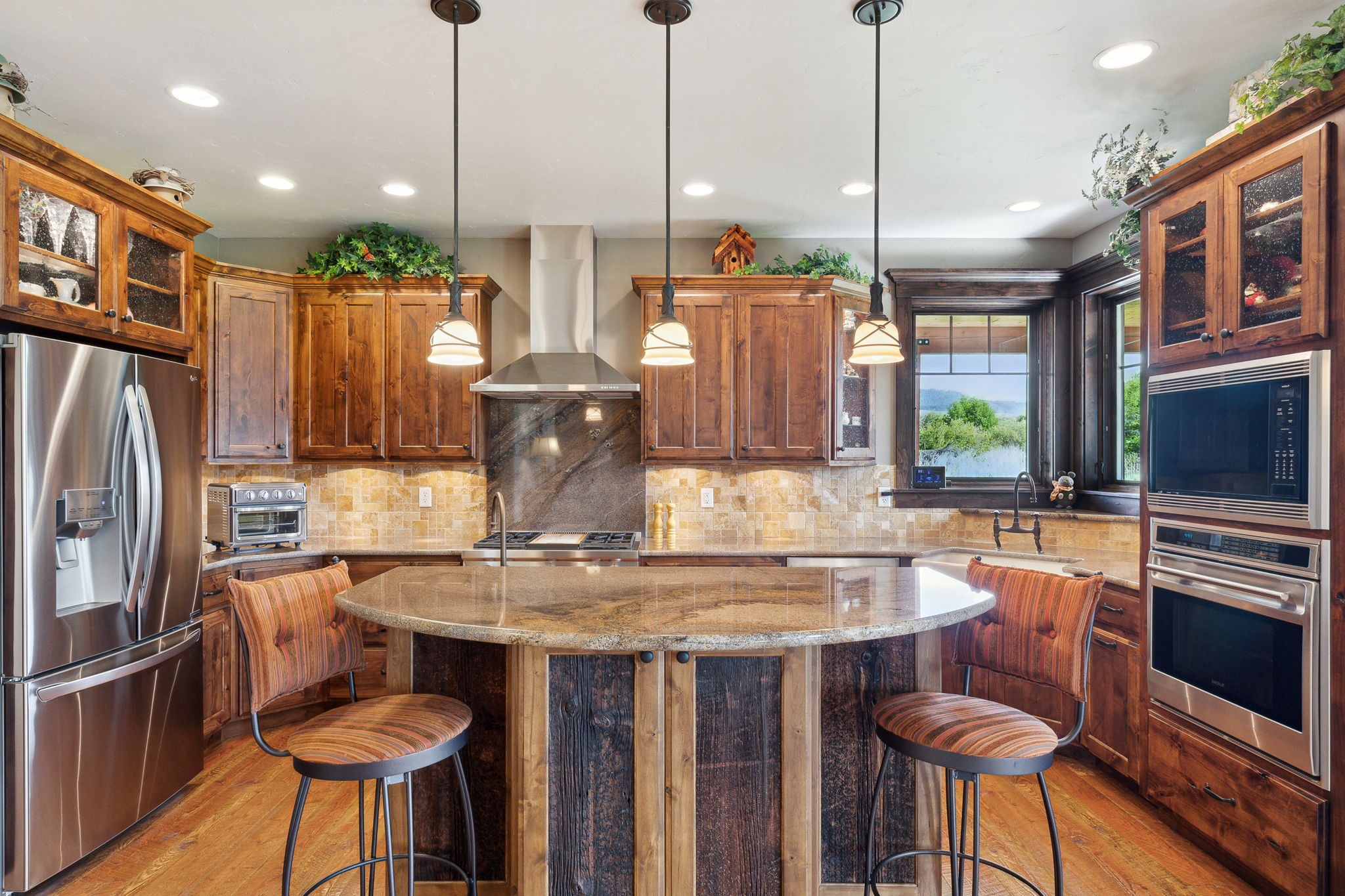 1147 Willow Creek Road