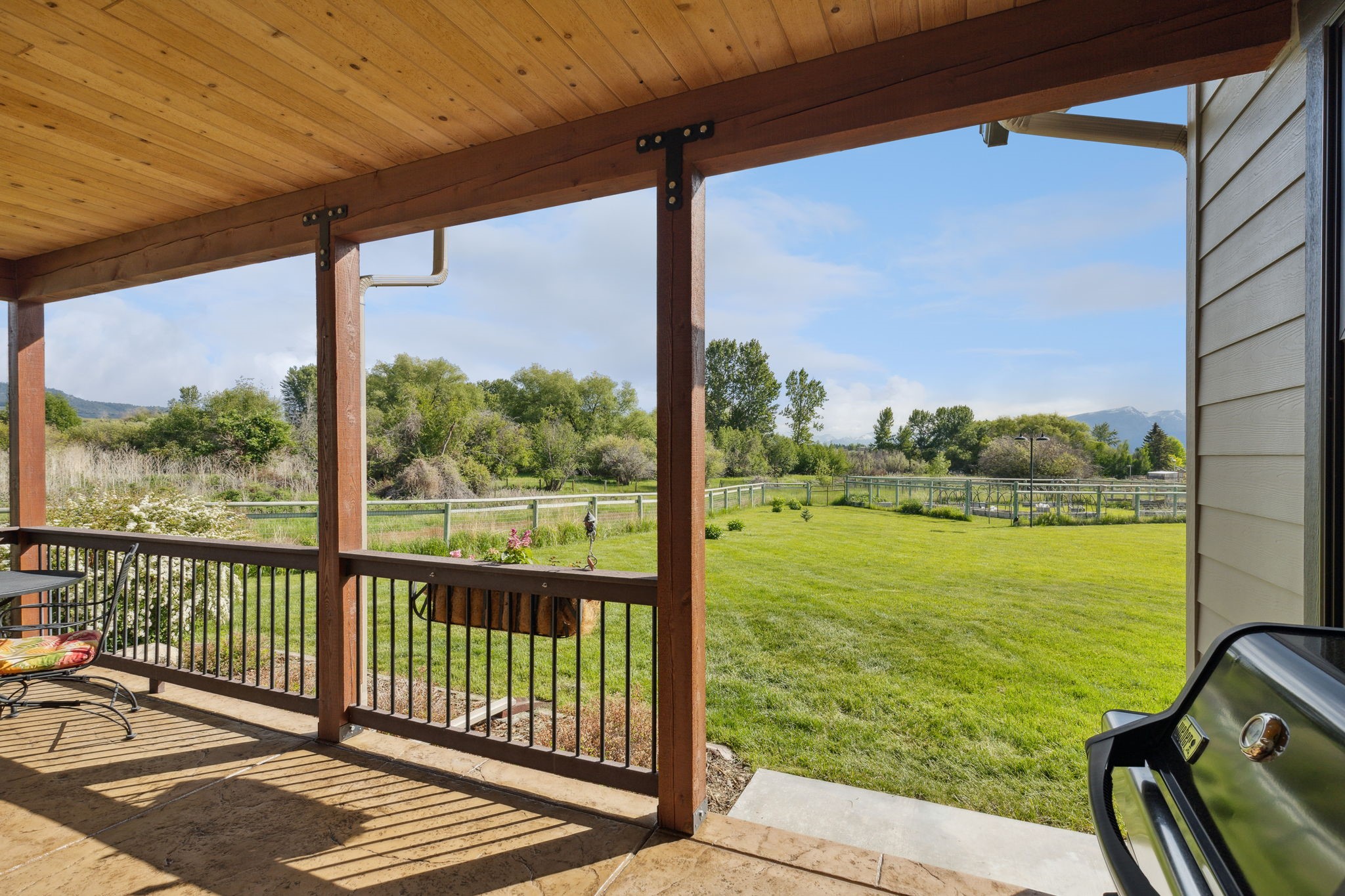 1147 Willow Creek Road