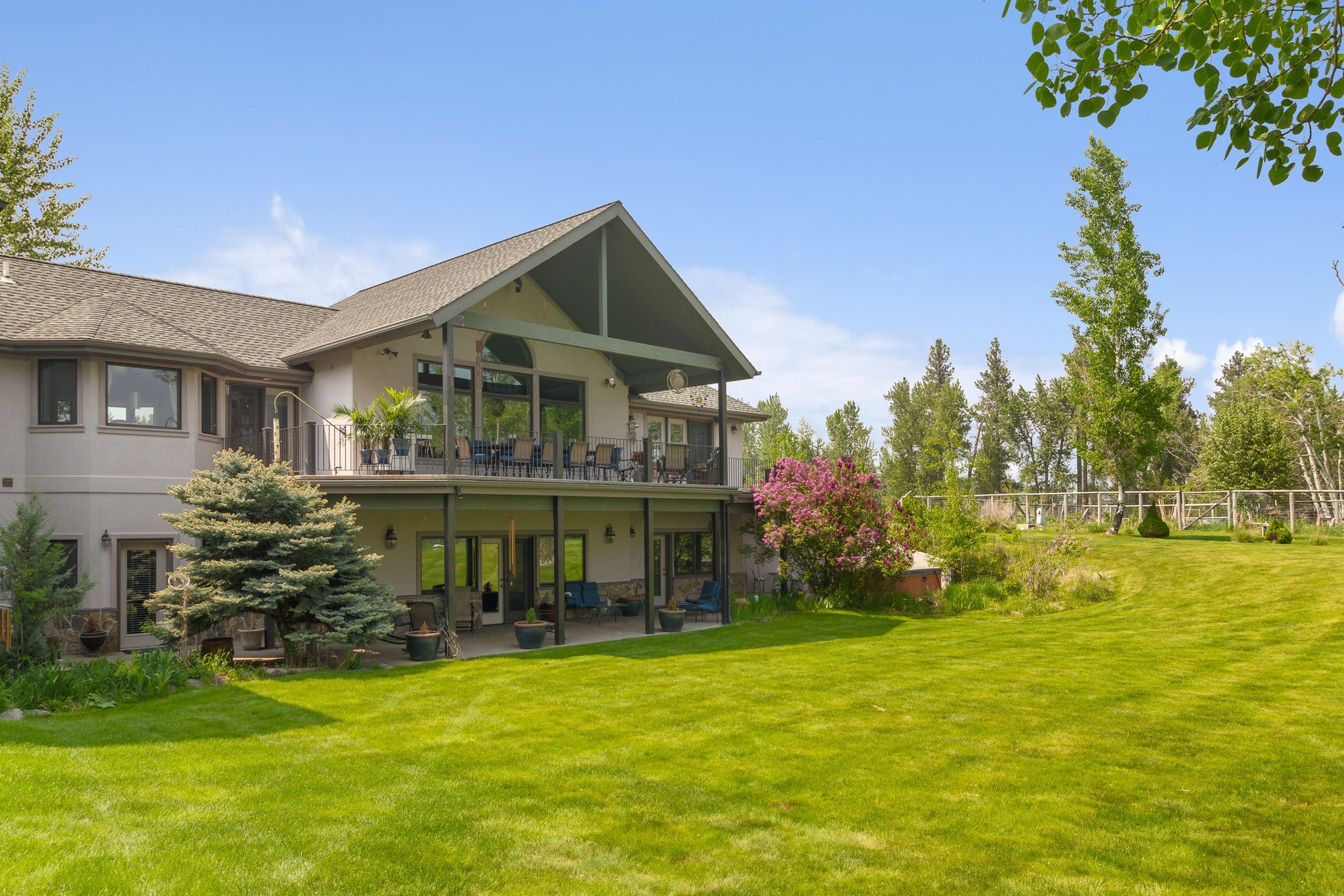 268 & 270 Golden Pond Drive