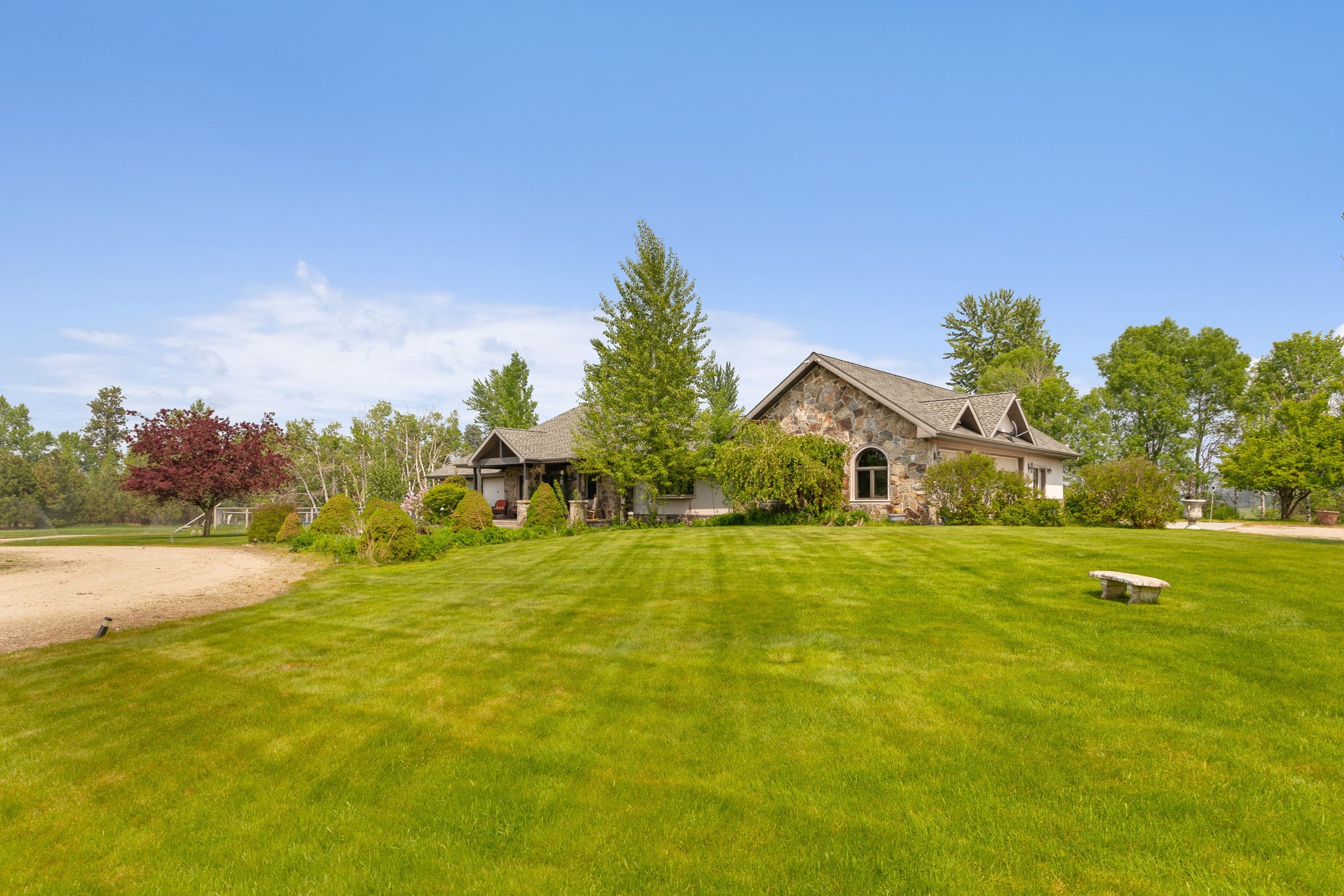 268 & 270 Golden Pond Drive