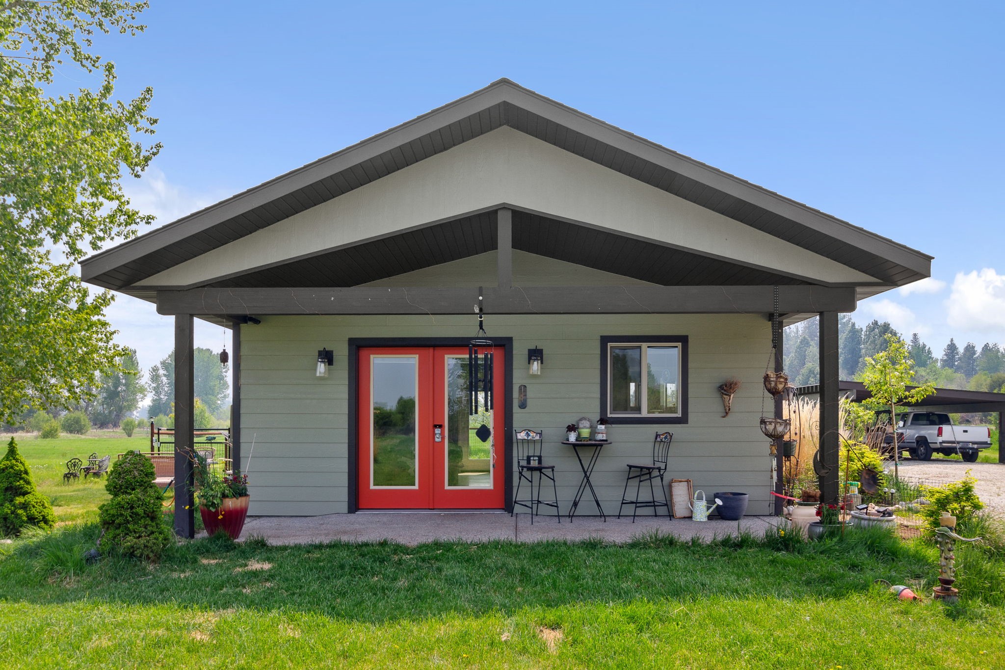 268 & 270 Golden Pond Drive