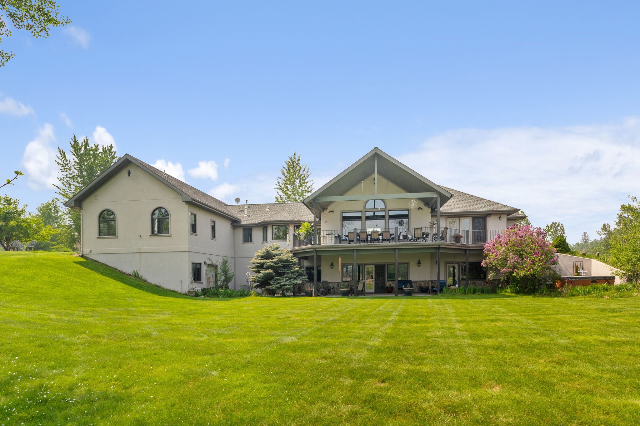 268 & 270 Golden Pond Drive