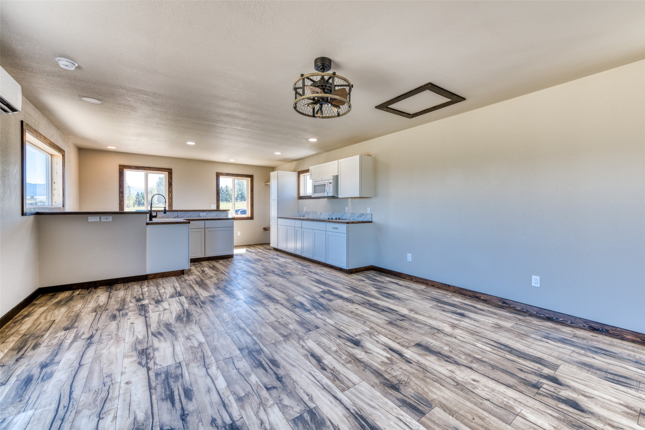 4728 Northview Drive