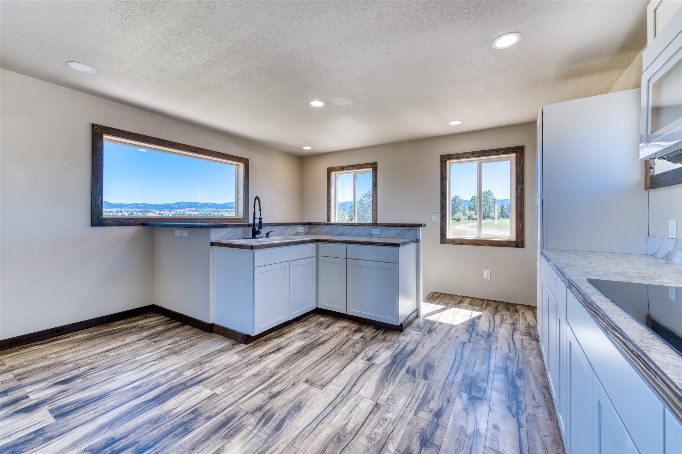 4728 Northview Drive