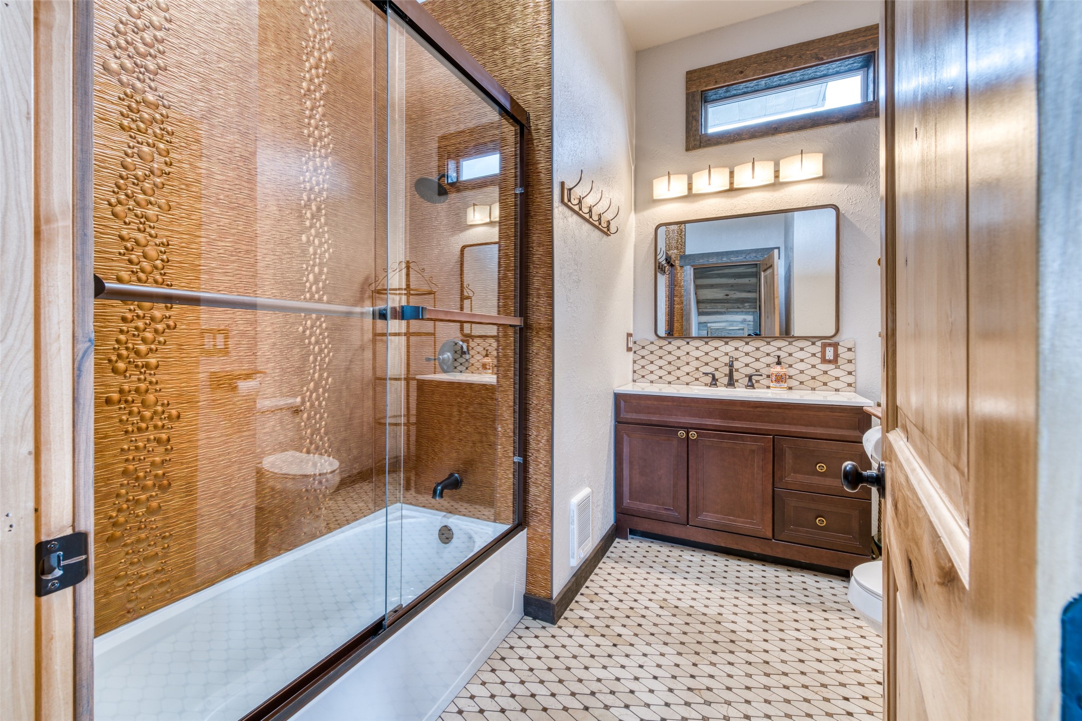 4728 Northview Drive