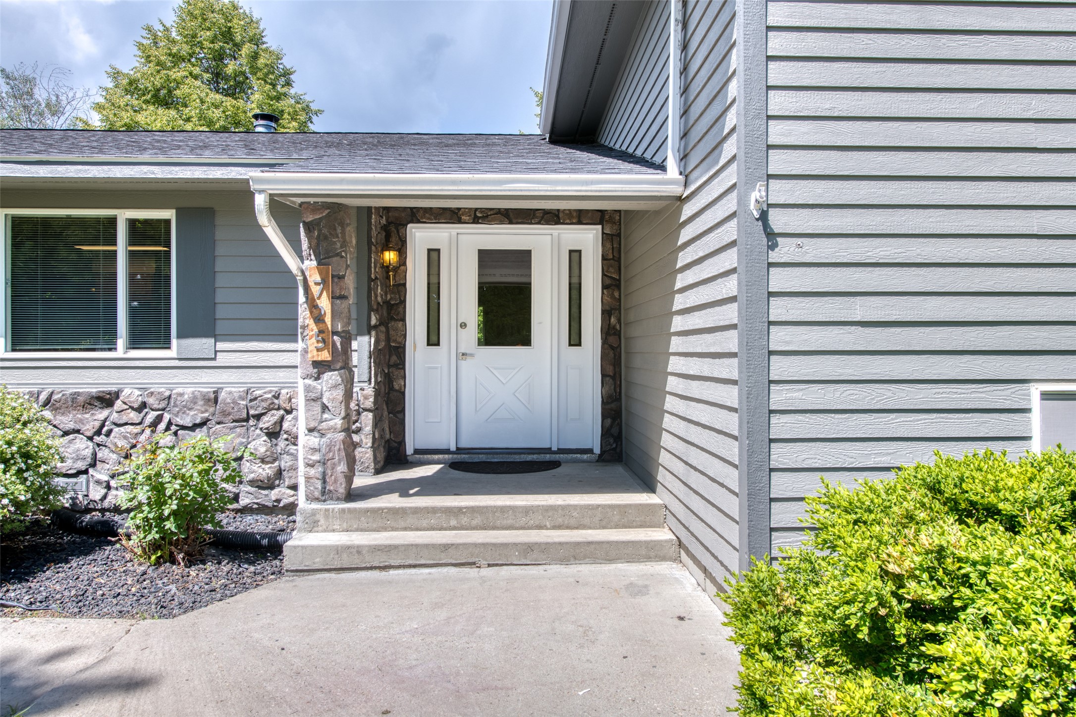 725 Curdys Cove Loop
