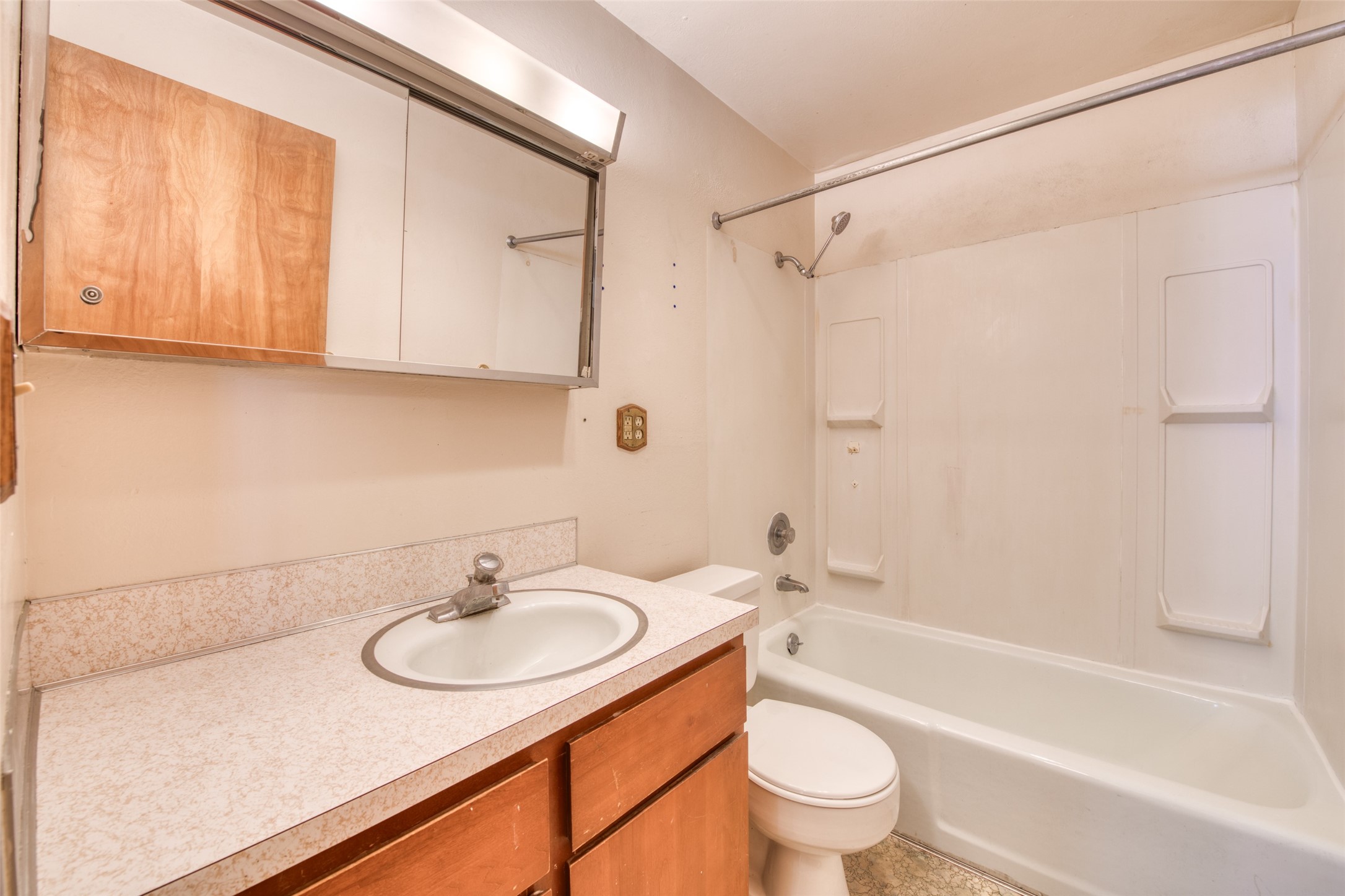 645 S 1st Street W