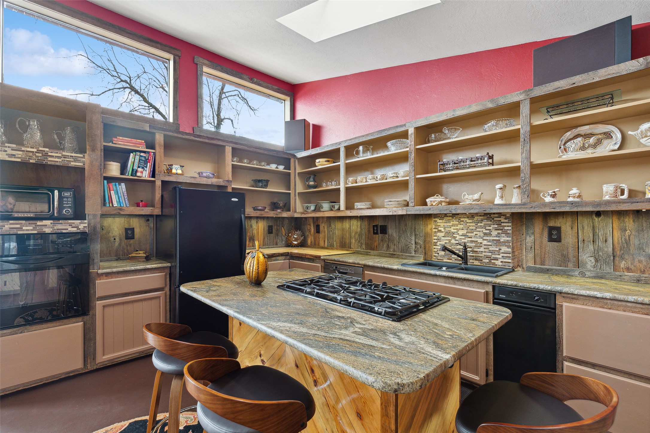 700 Cudabena Road