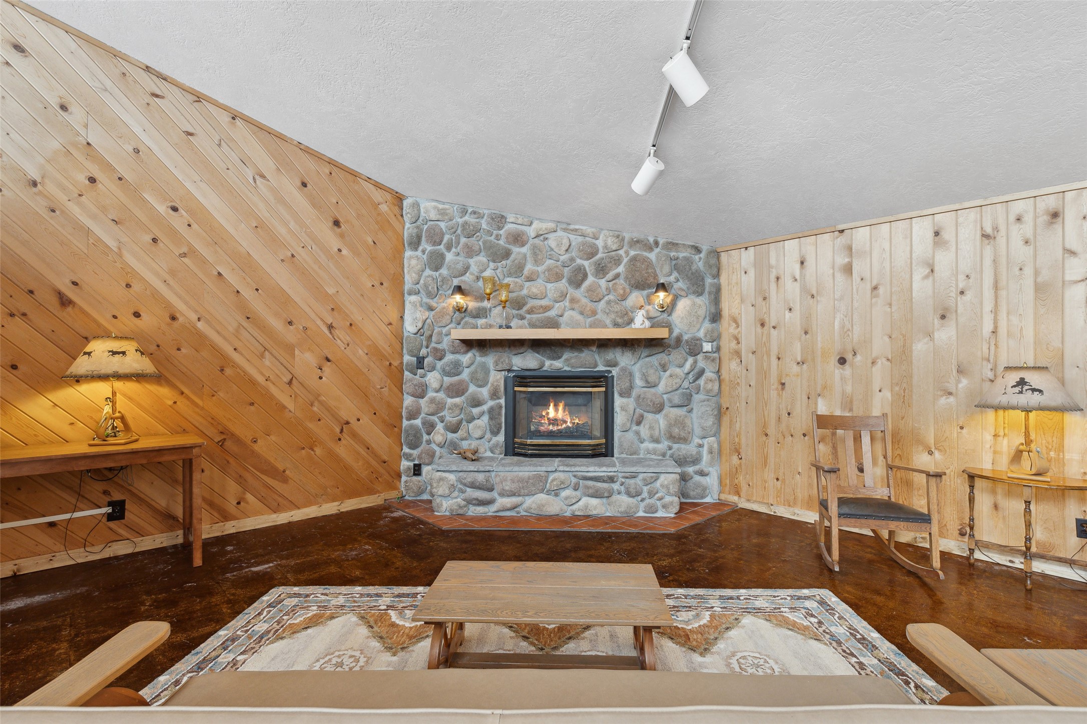 700 Cudabena Road
