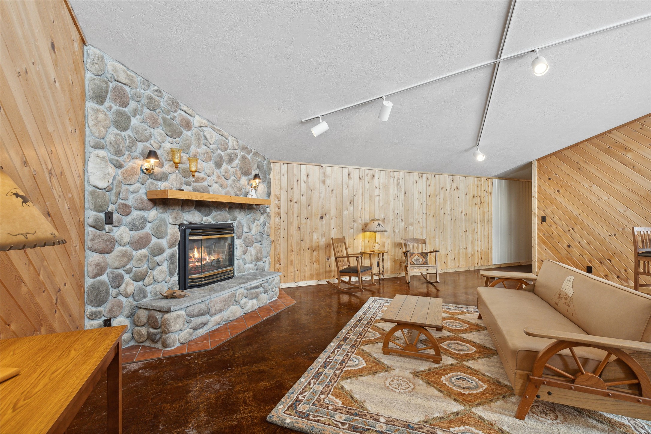700 Cudabena Road