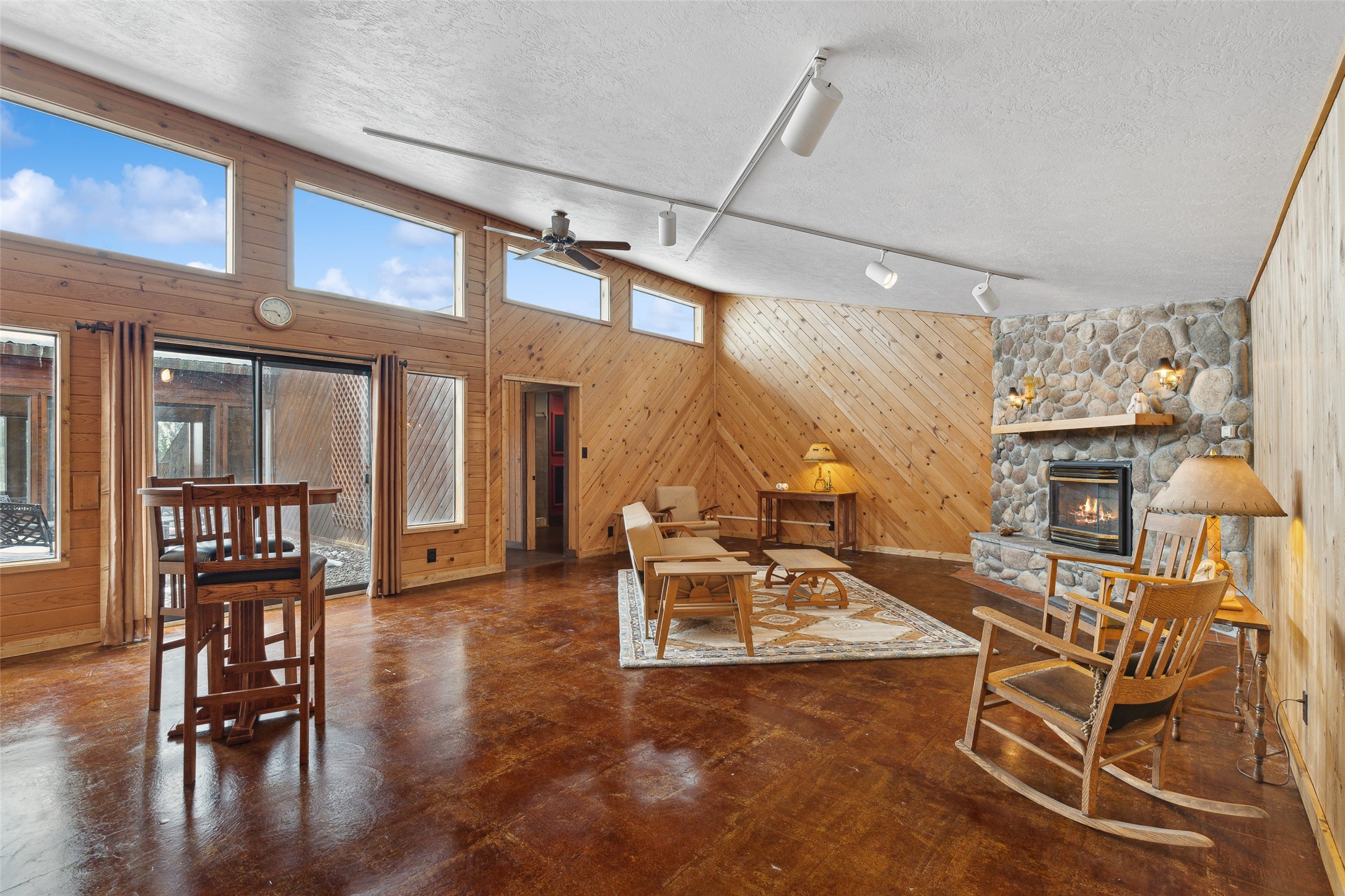 700 Cudabena Road