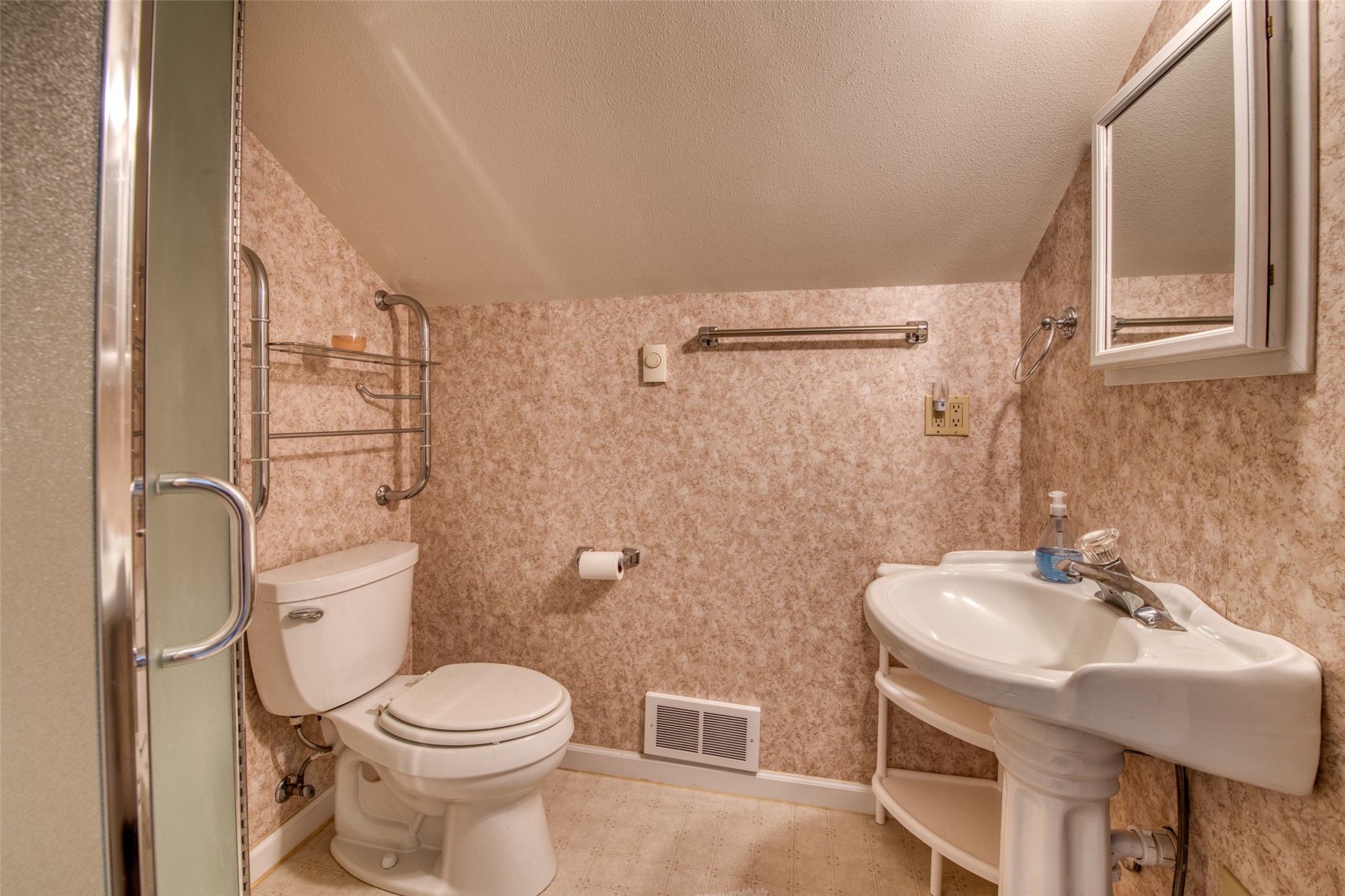 560 Camas Creek Loop