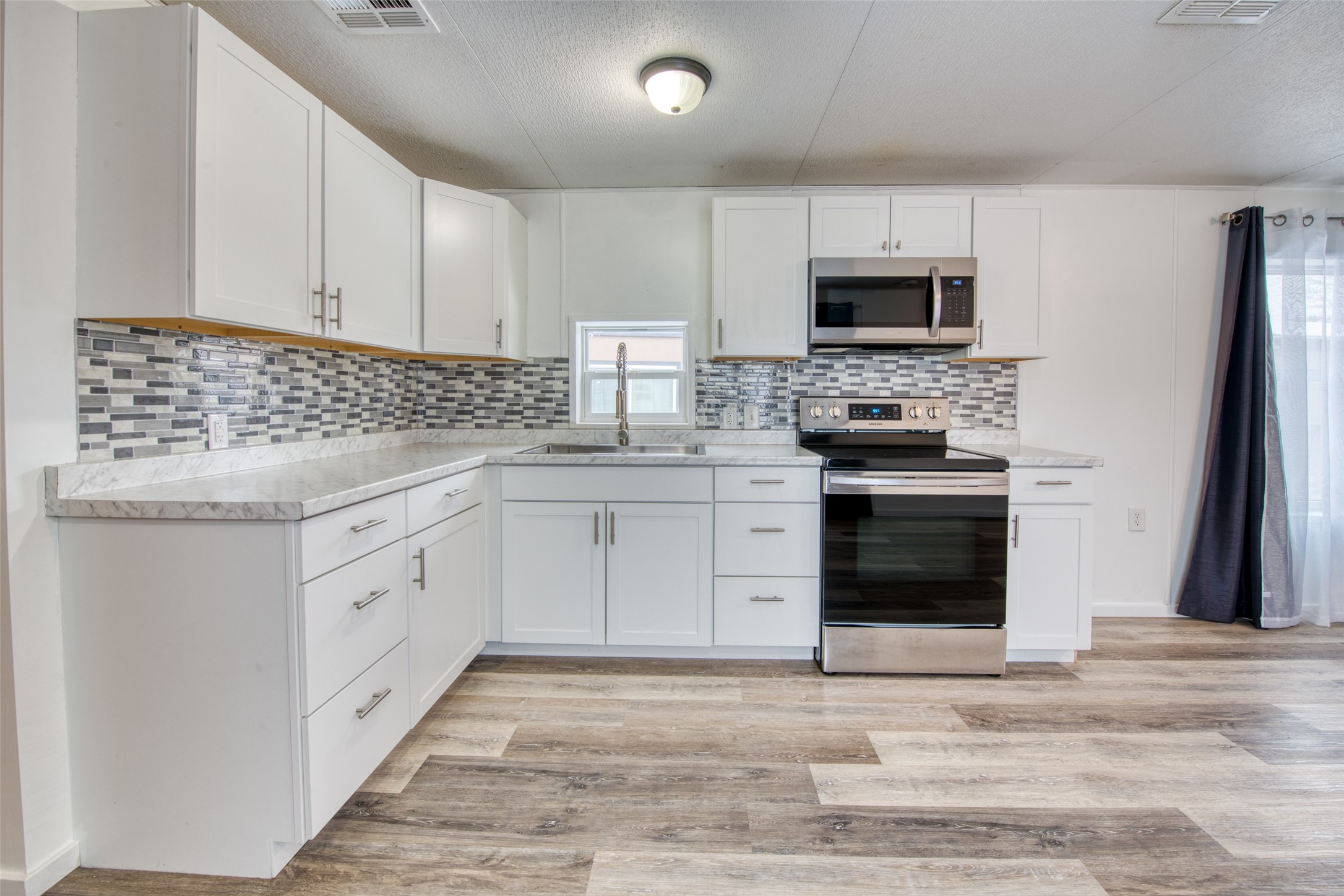 643 Grantsdale Road 9