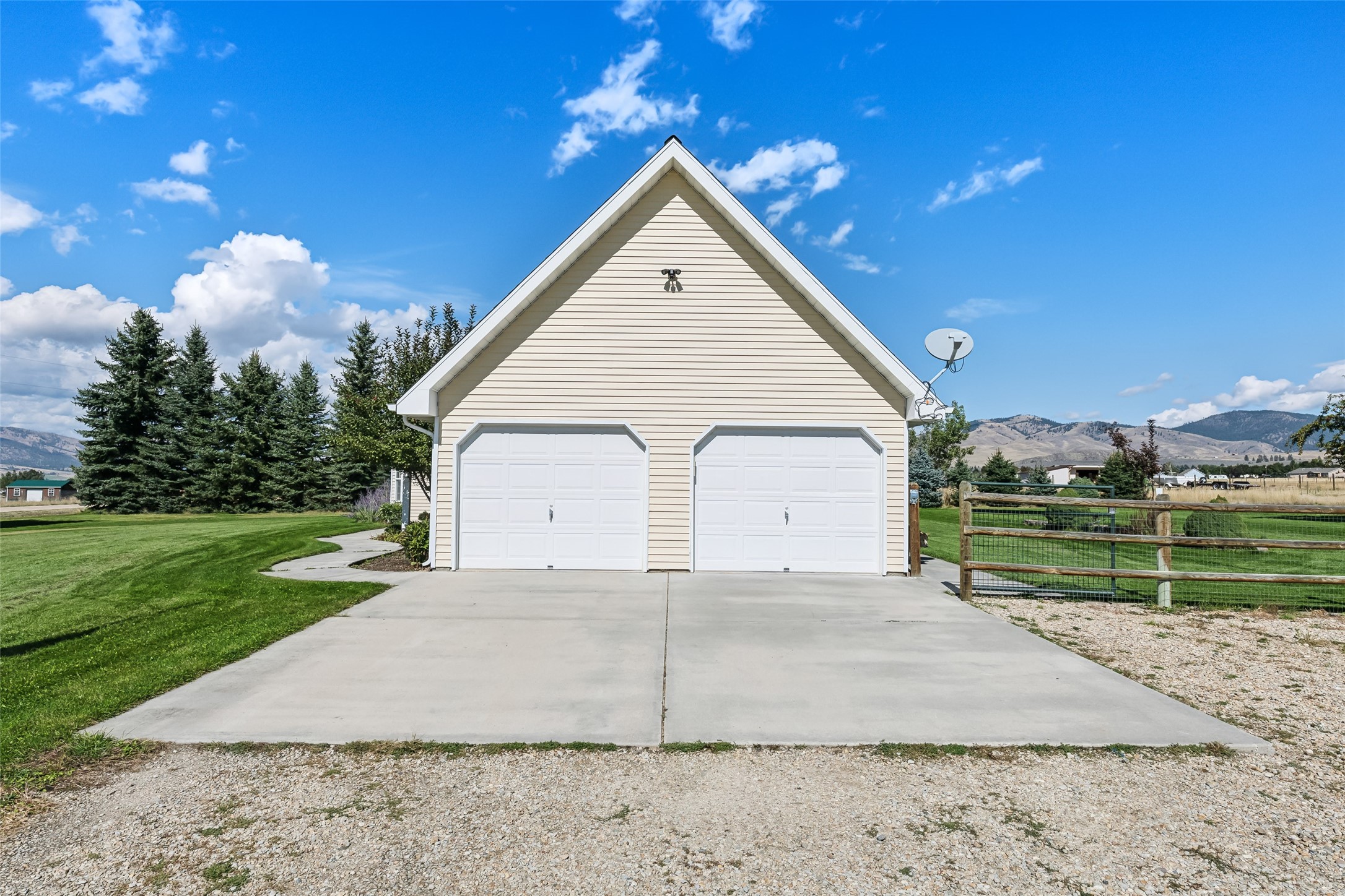 5506 Meadowview Drive S