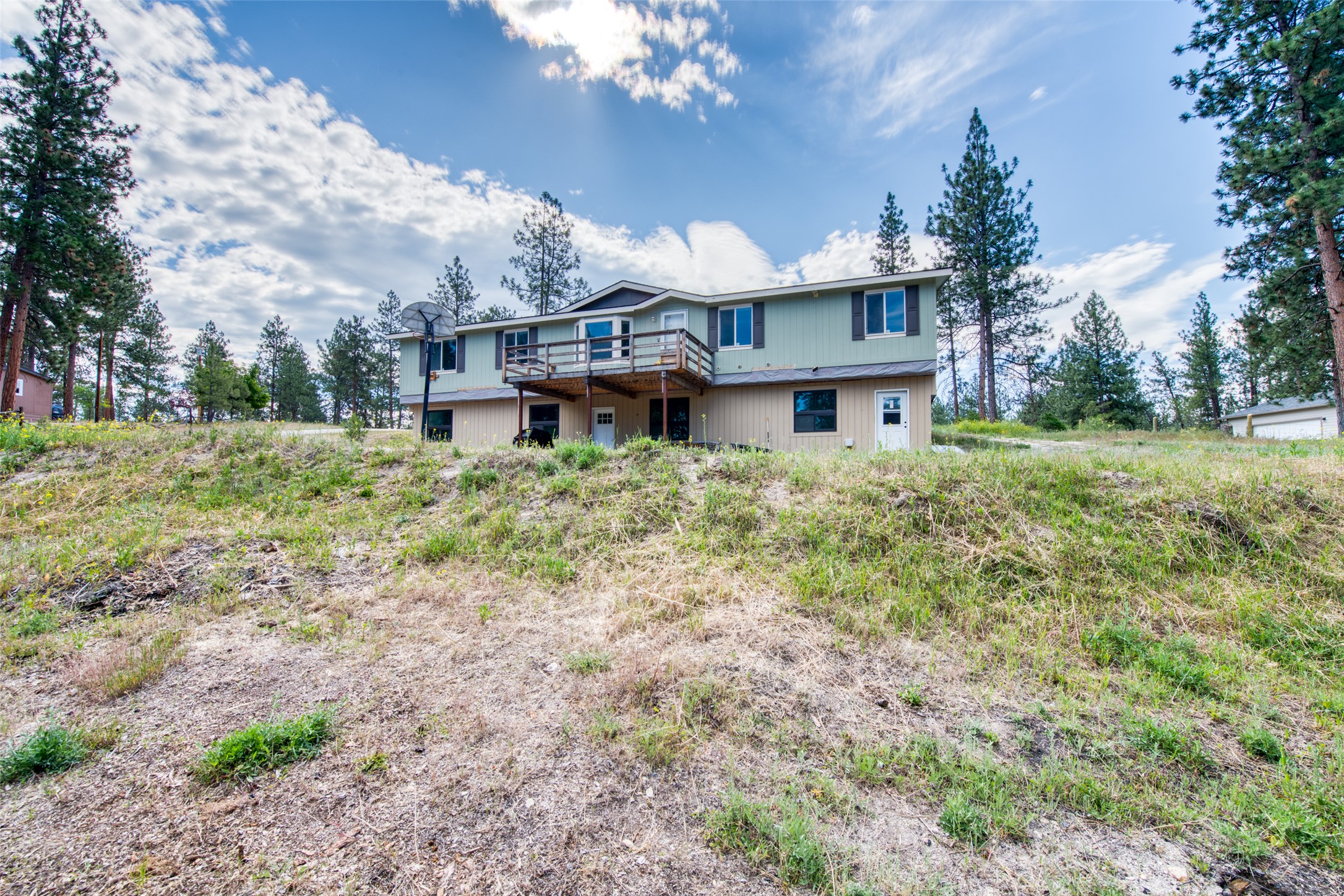 845 Pineview Drive