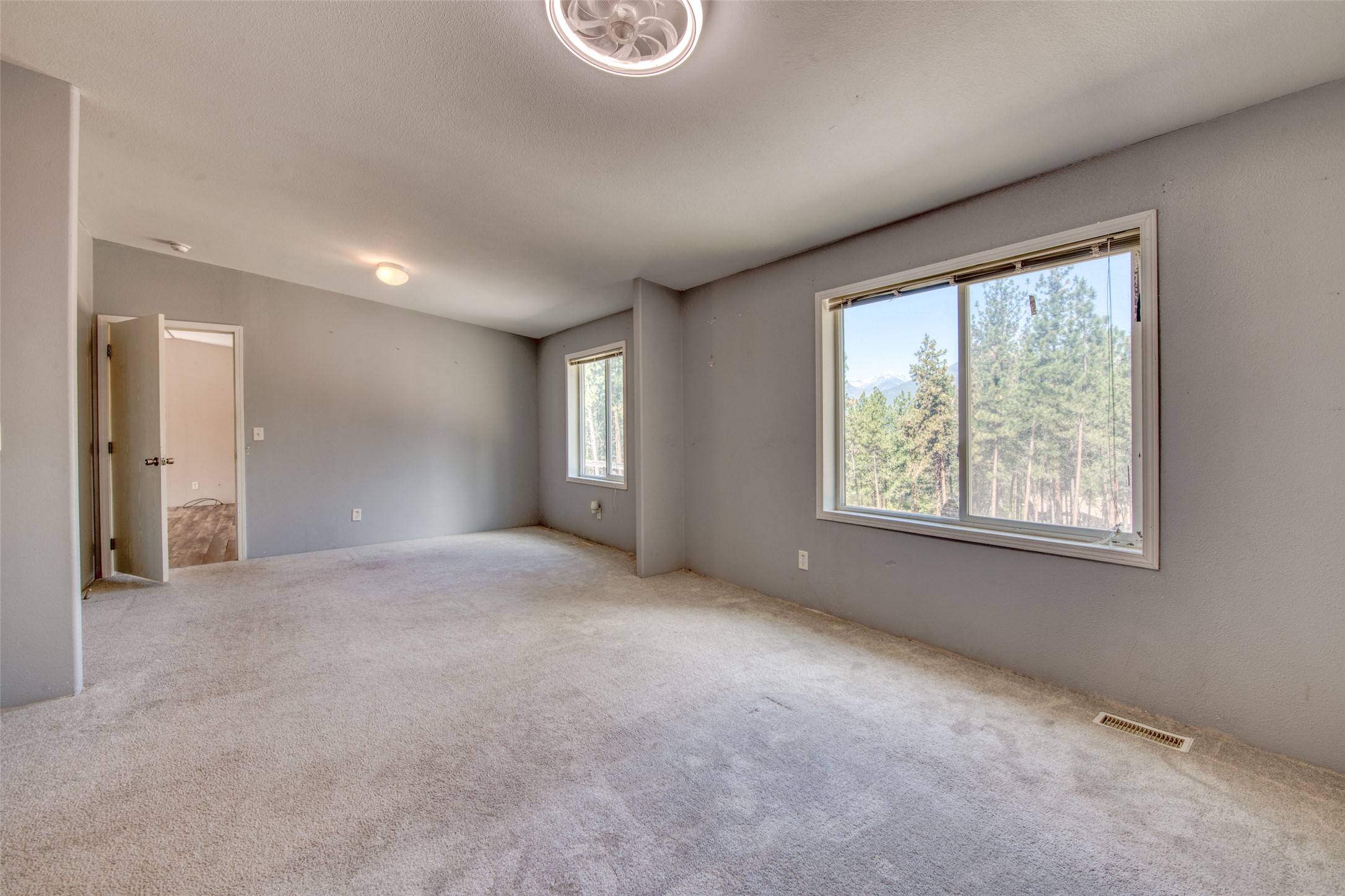 845 Pineview Drive