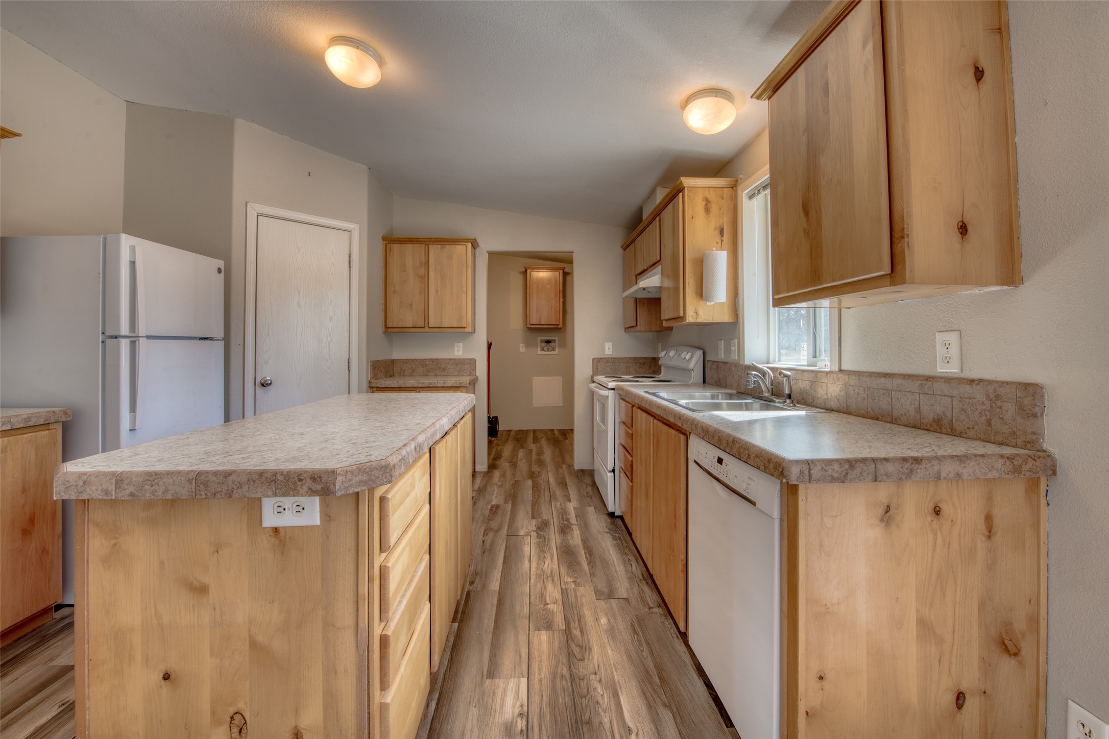 845 Pineview Drive
