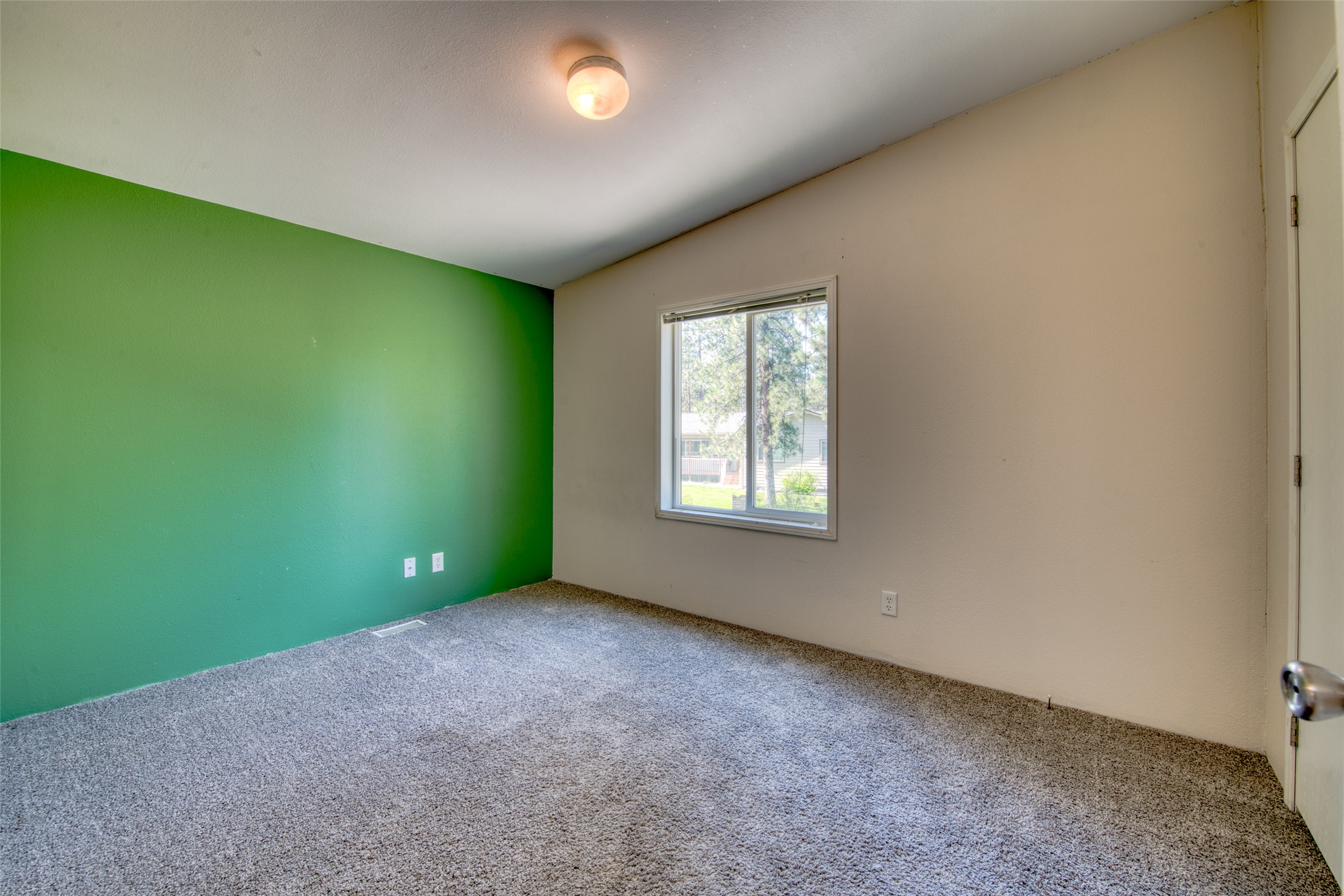 845 Pineview Drive