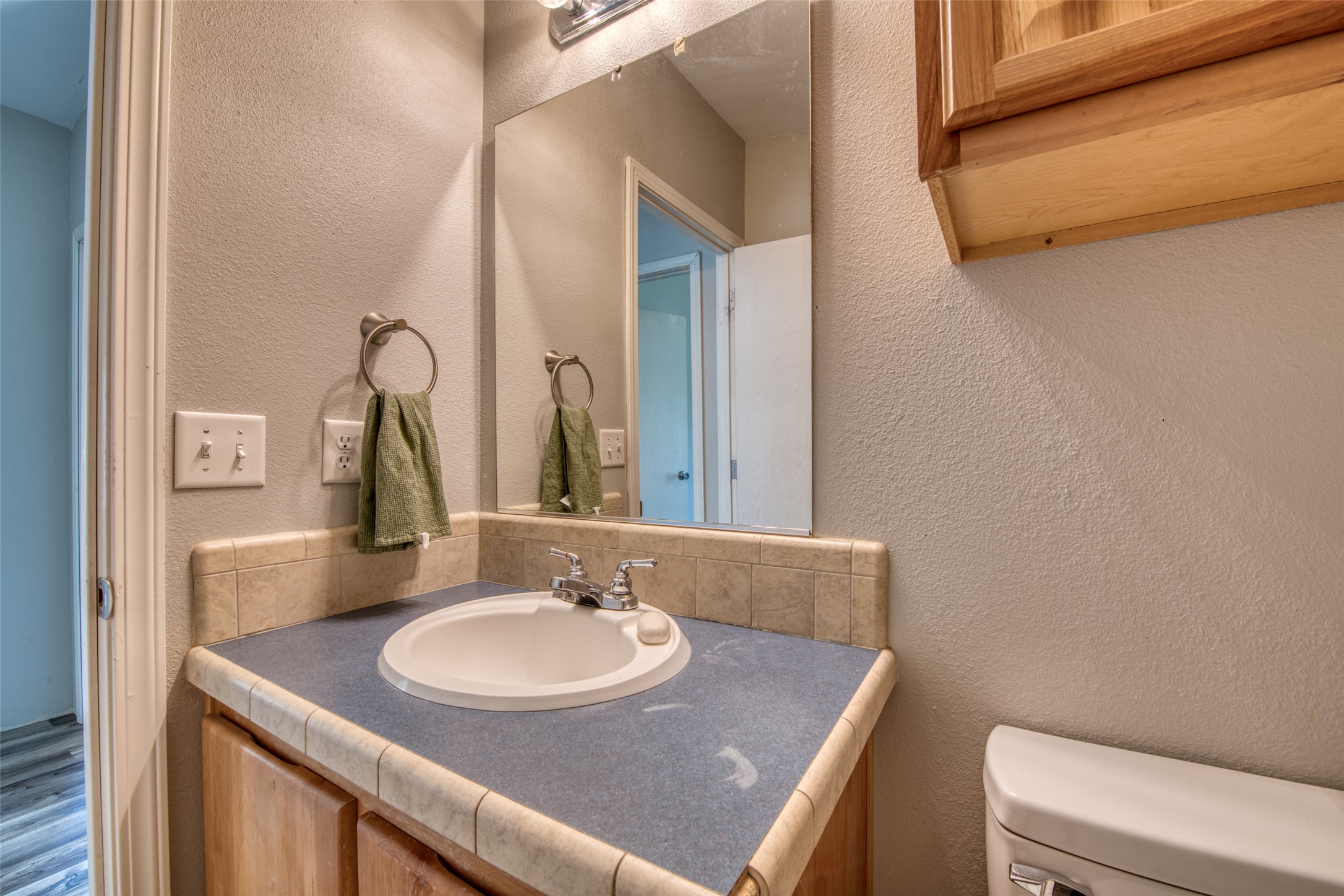 845 Pineview Drive