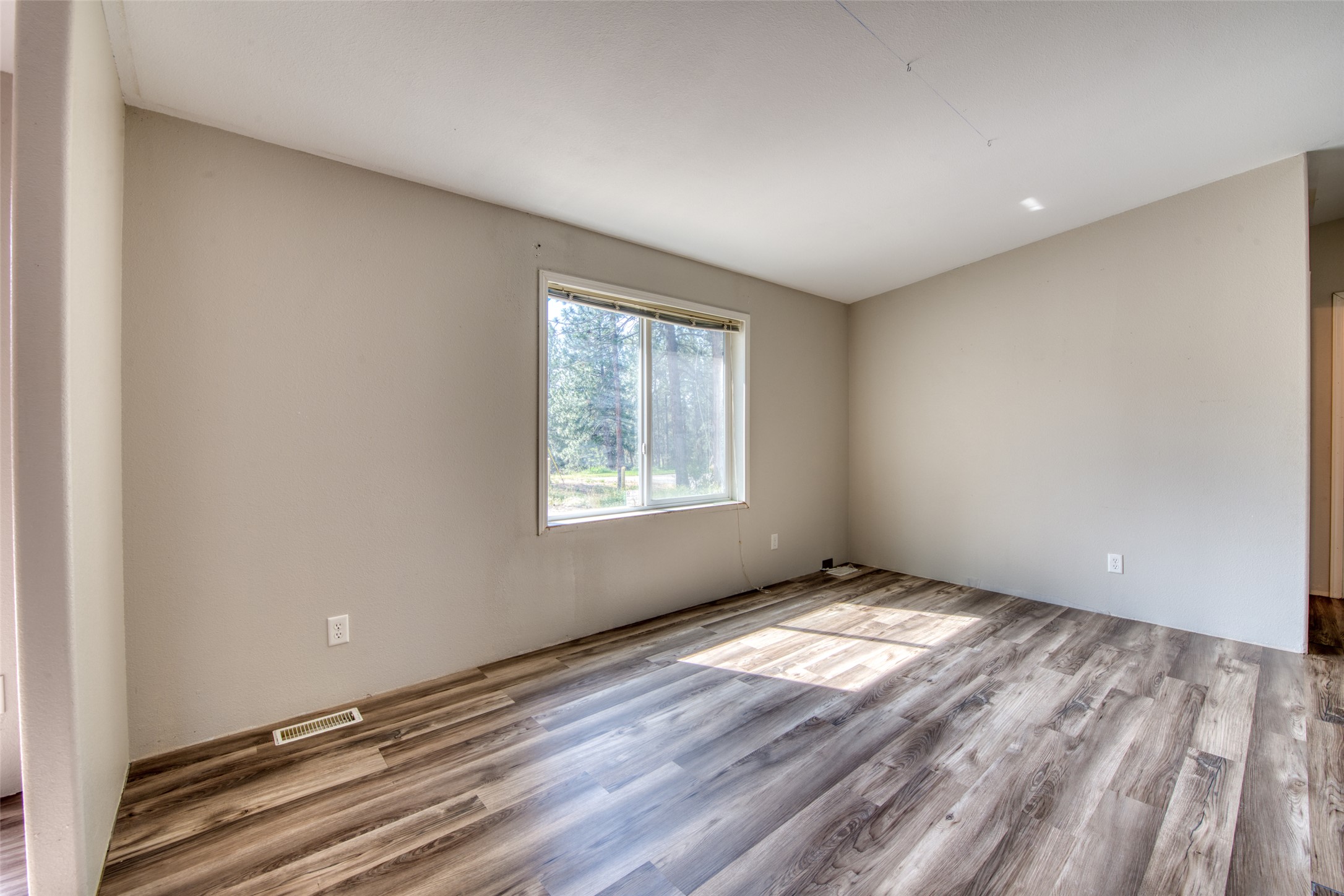 845 Pineview Drive