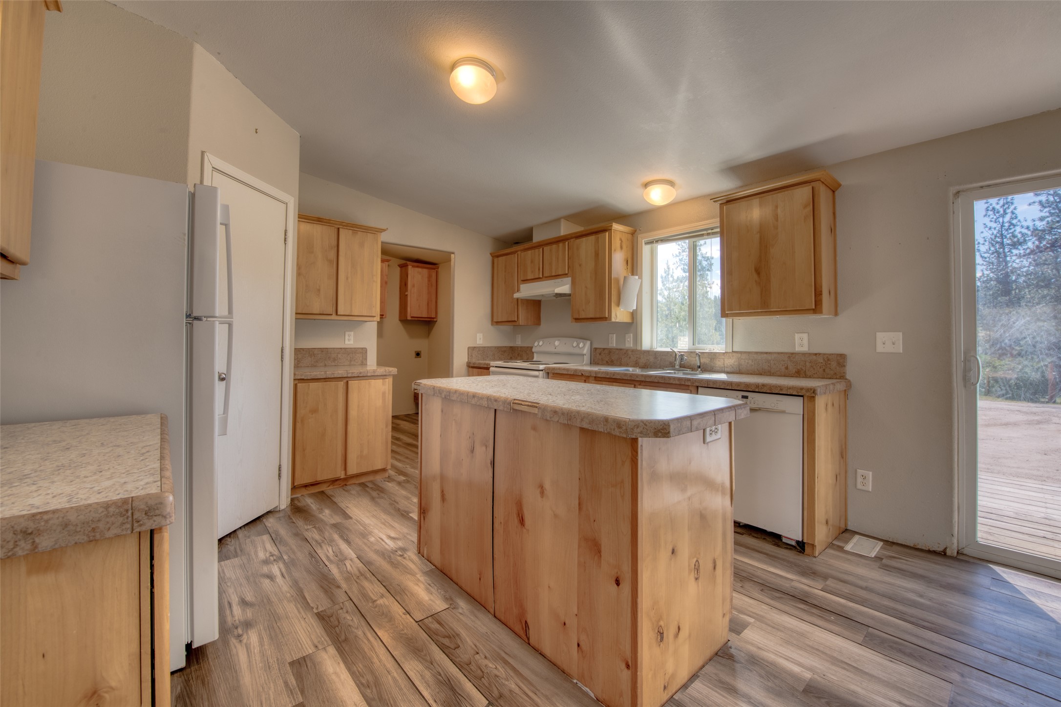 845 Pineview Drive