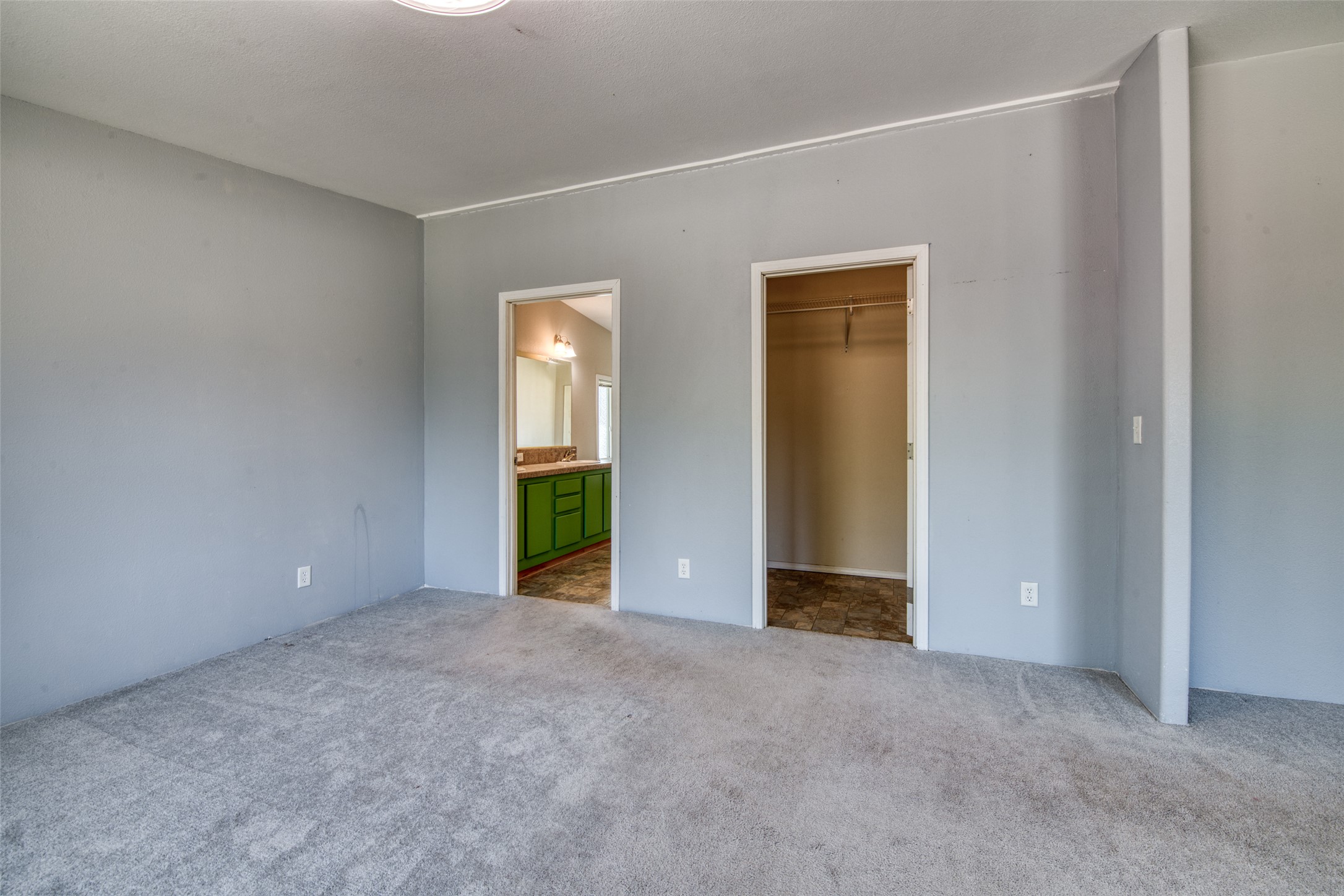 845 Pineview Drive