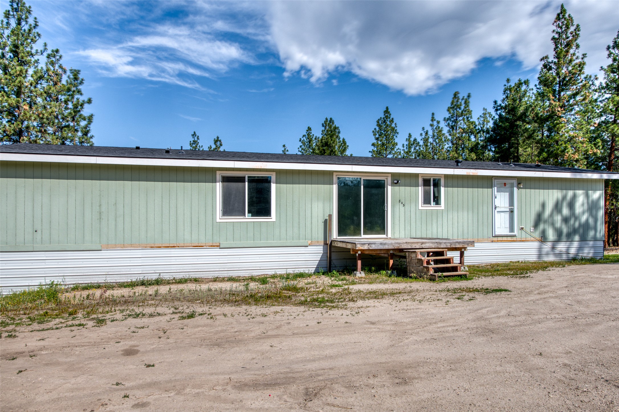 845 Pineview Drive