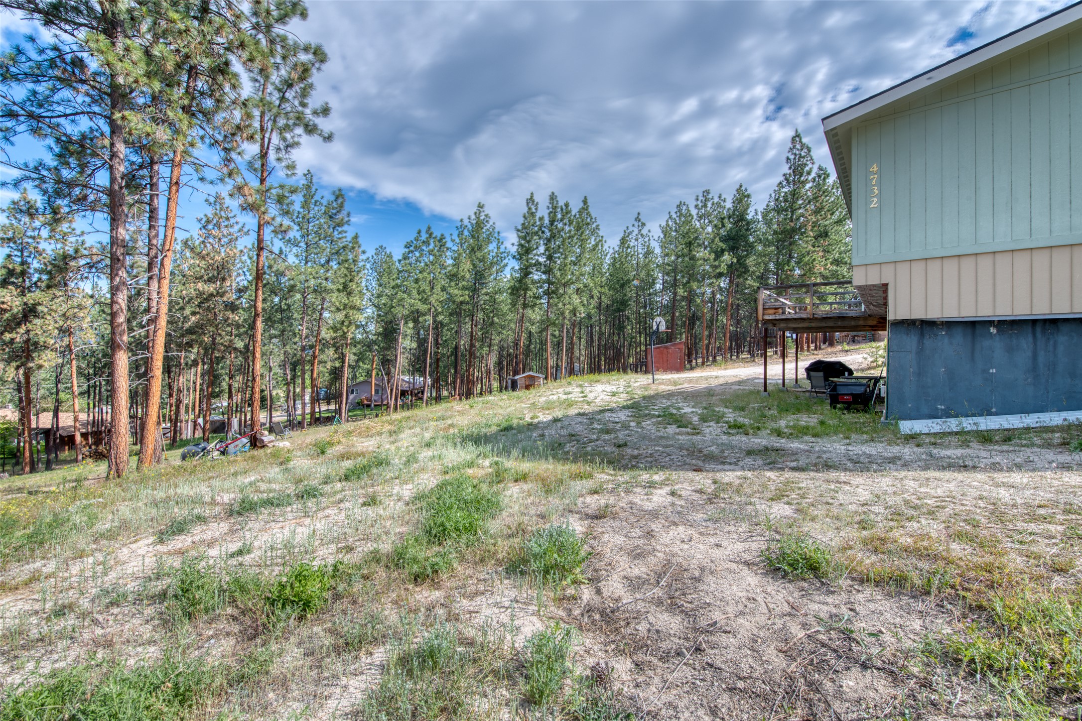 845 Pineview Drive