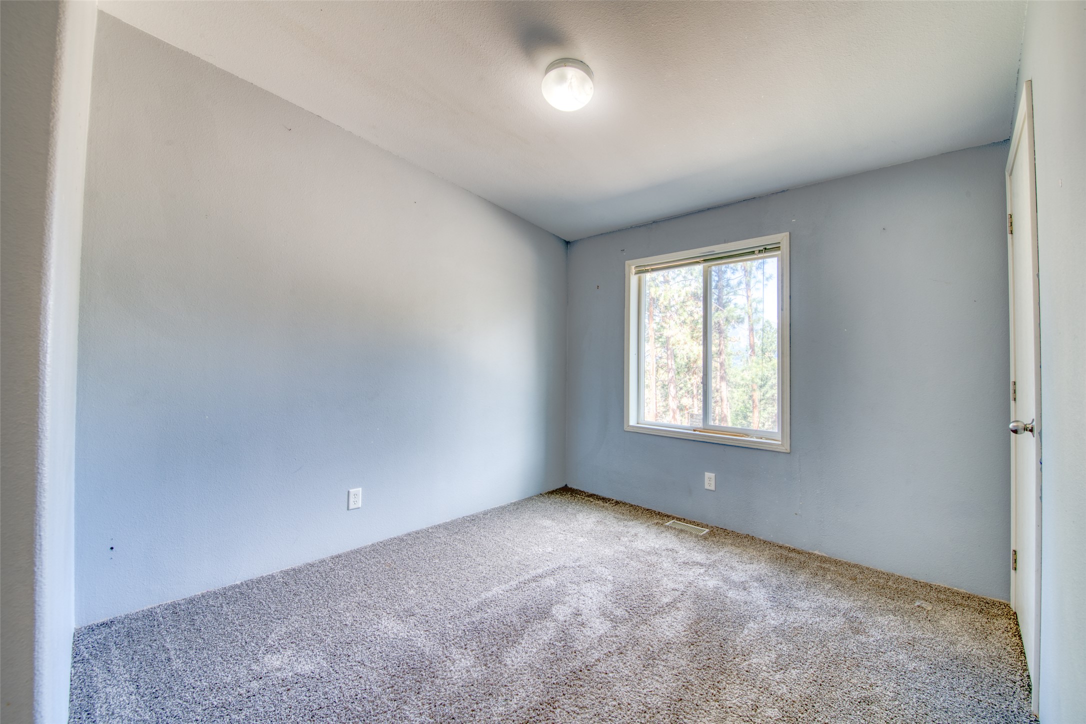 845 Pineview Drive