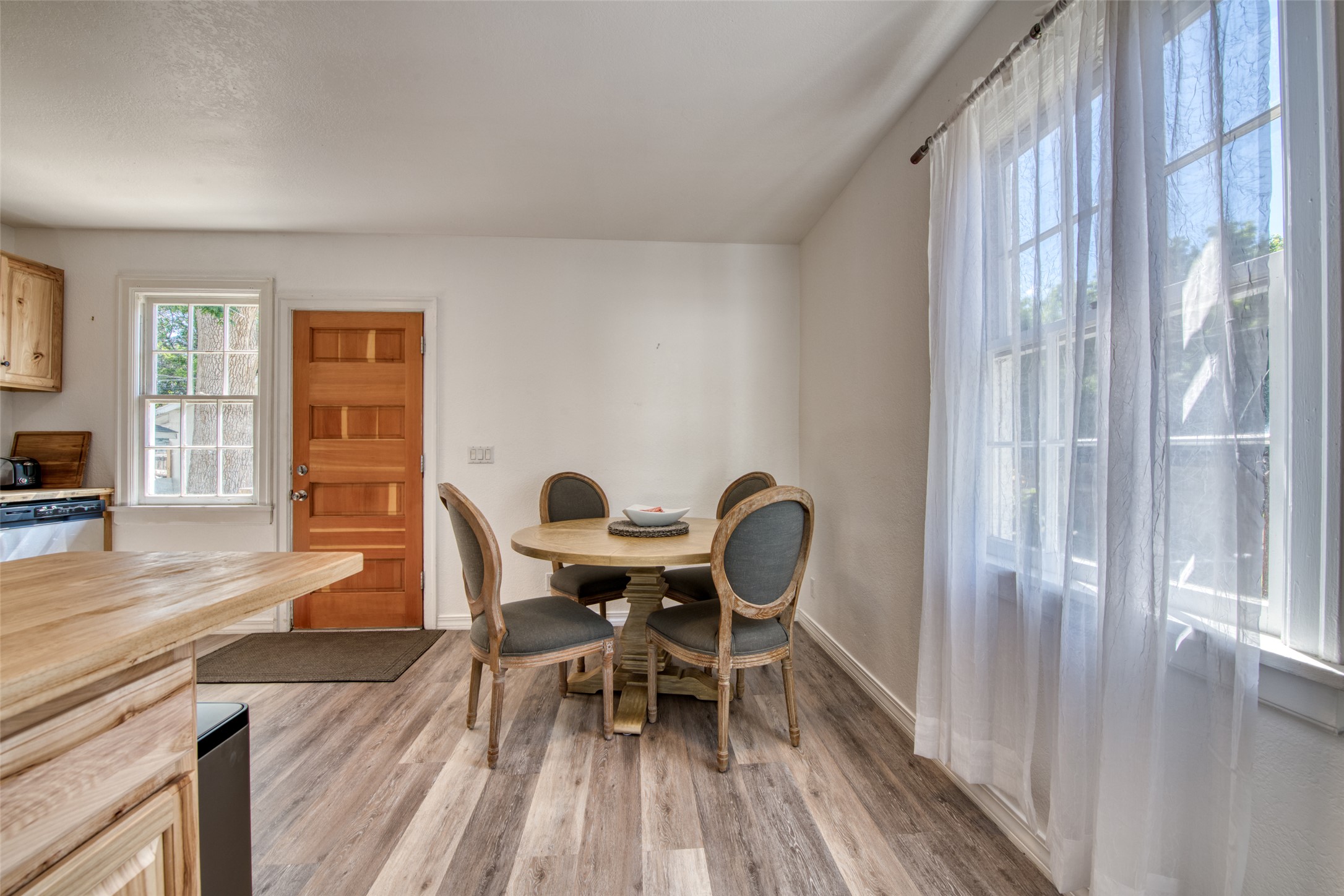 706 S 5th Street