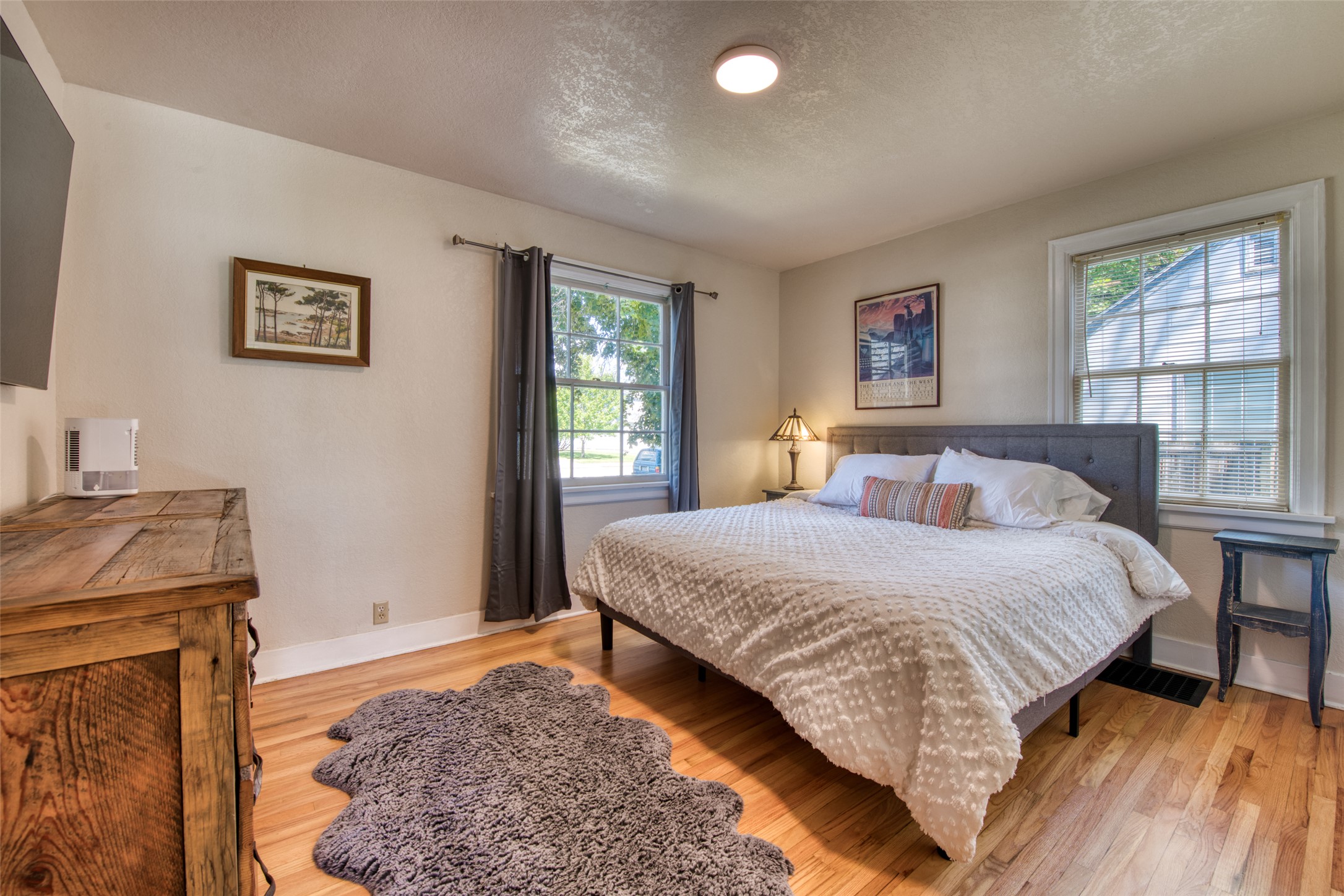 706 S 5th Street