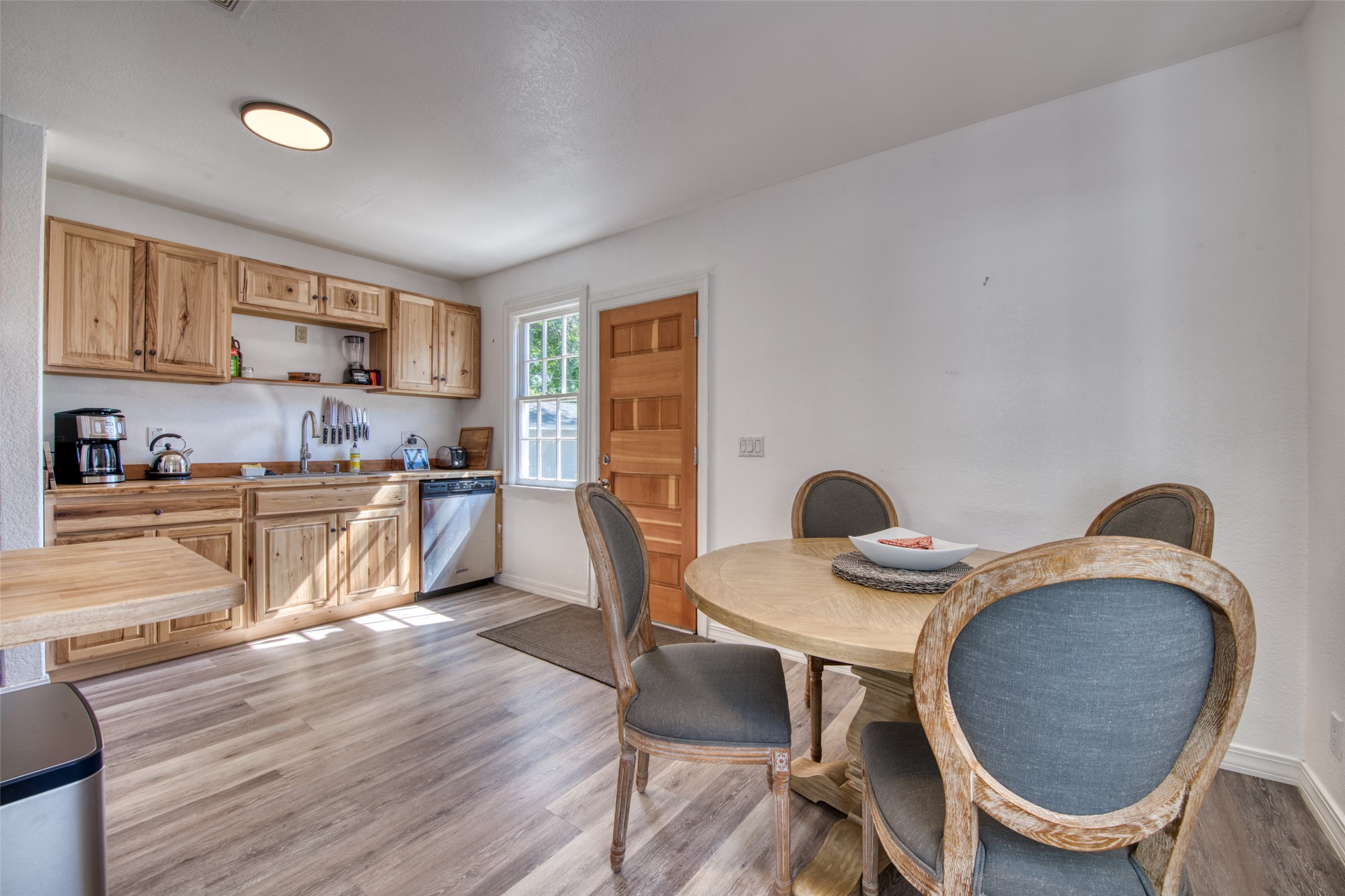 706 S 5th Street