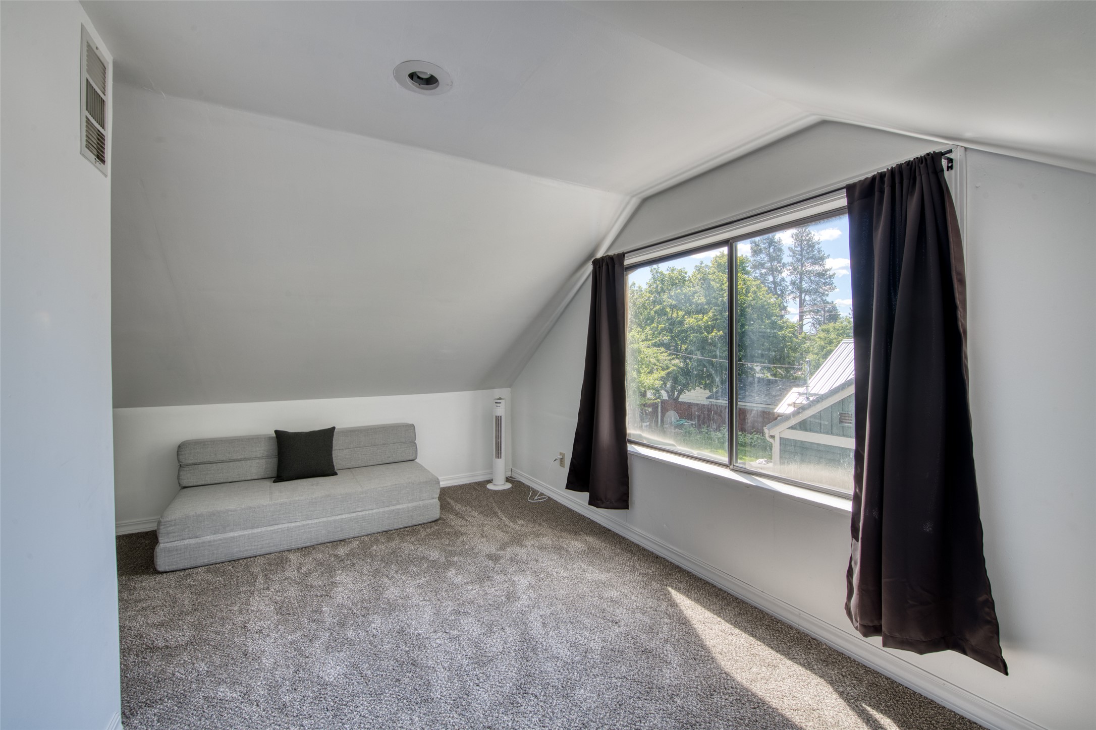 706 S 5th Street