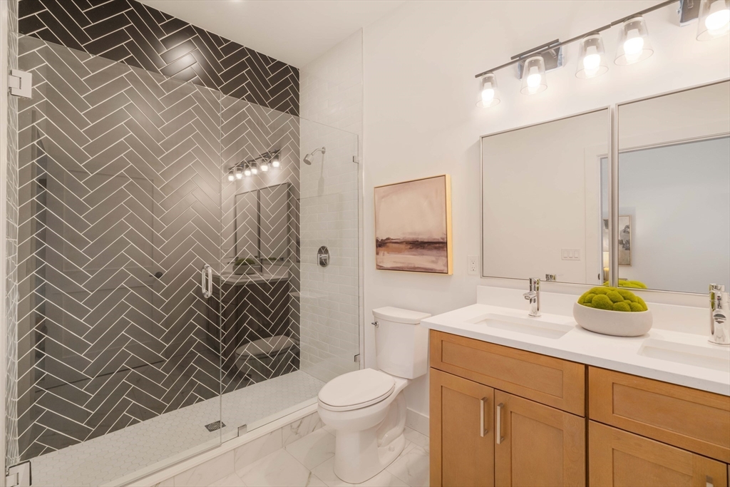 231 Everett Street # 1