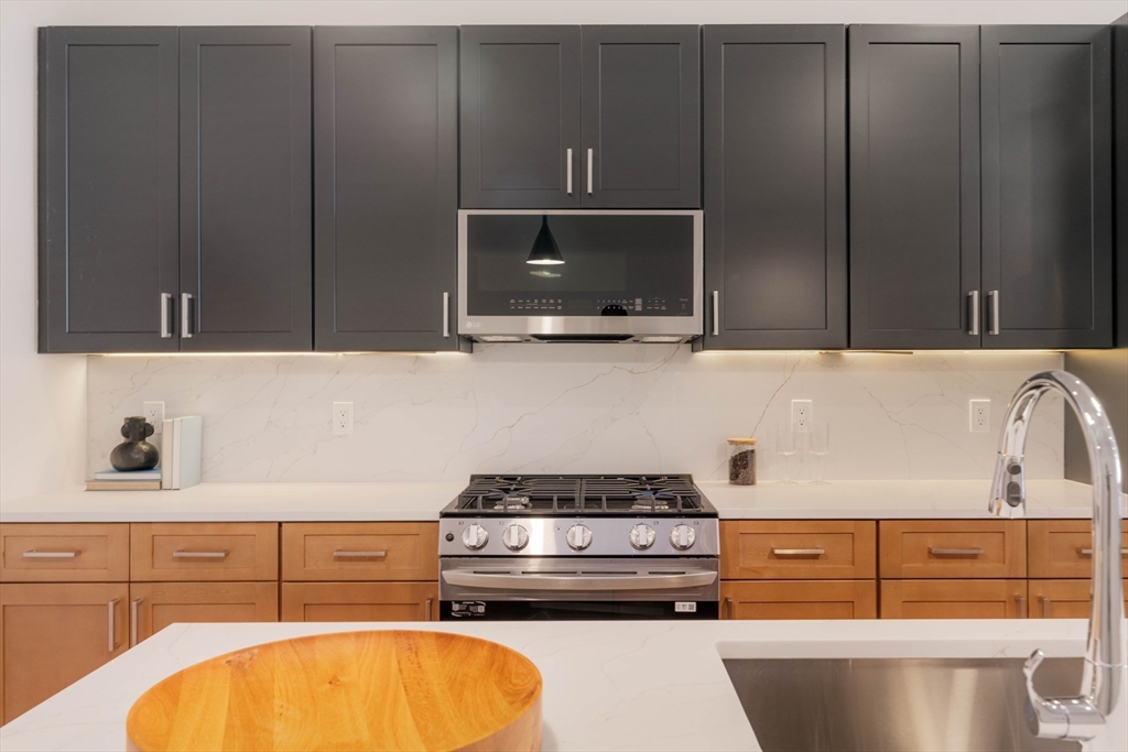 231 Everett Street # 1