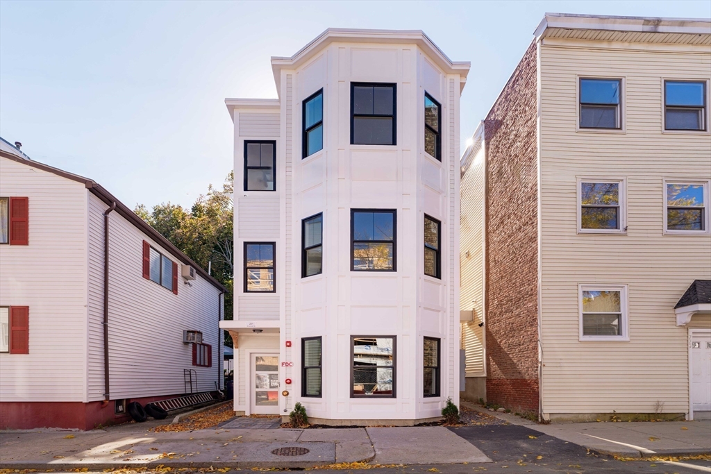 231 Everett Street # 1