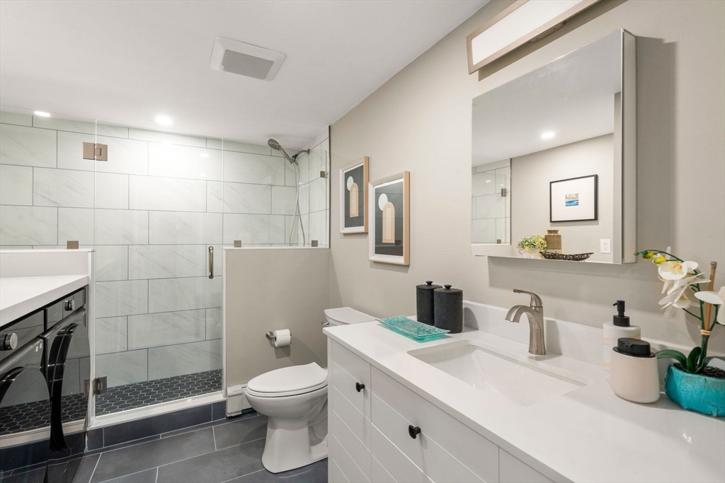 19 Cortes St # 11