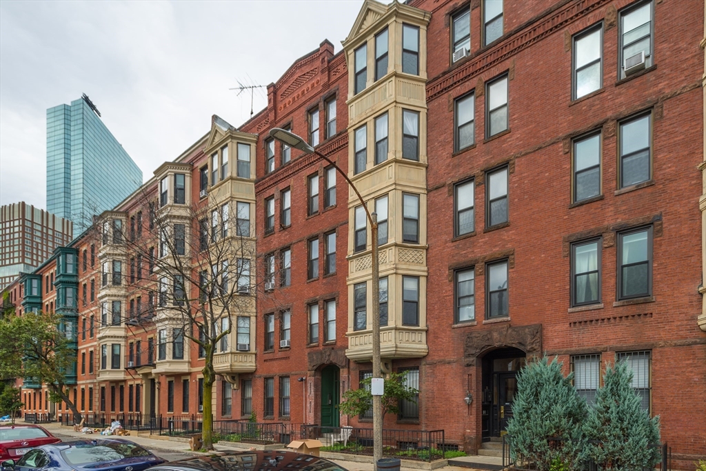 19 Cortes St # 11