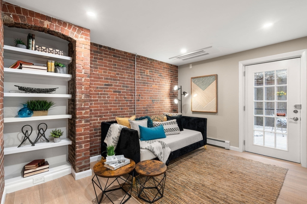 19 Cortes St # 11