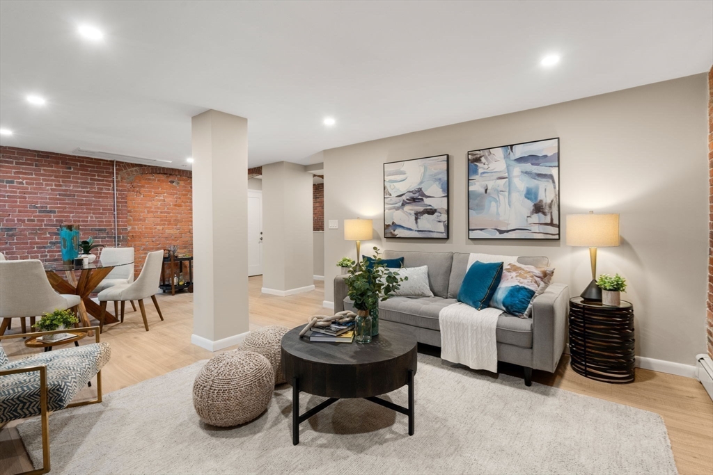 19 Cortes St # 11