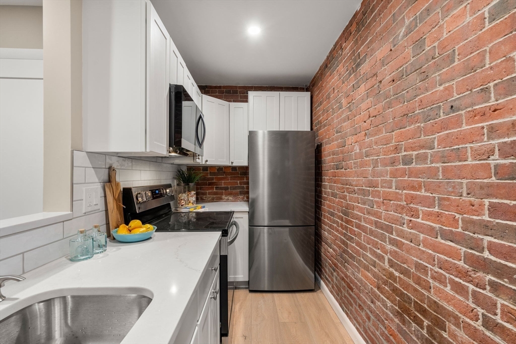 19 Cortes St # 11