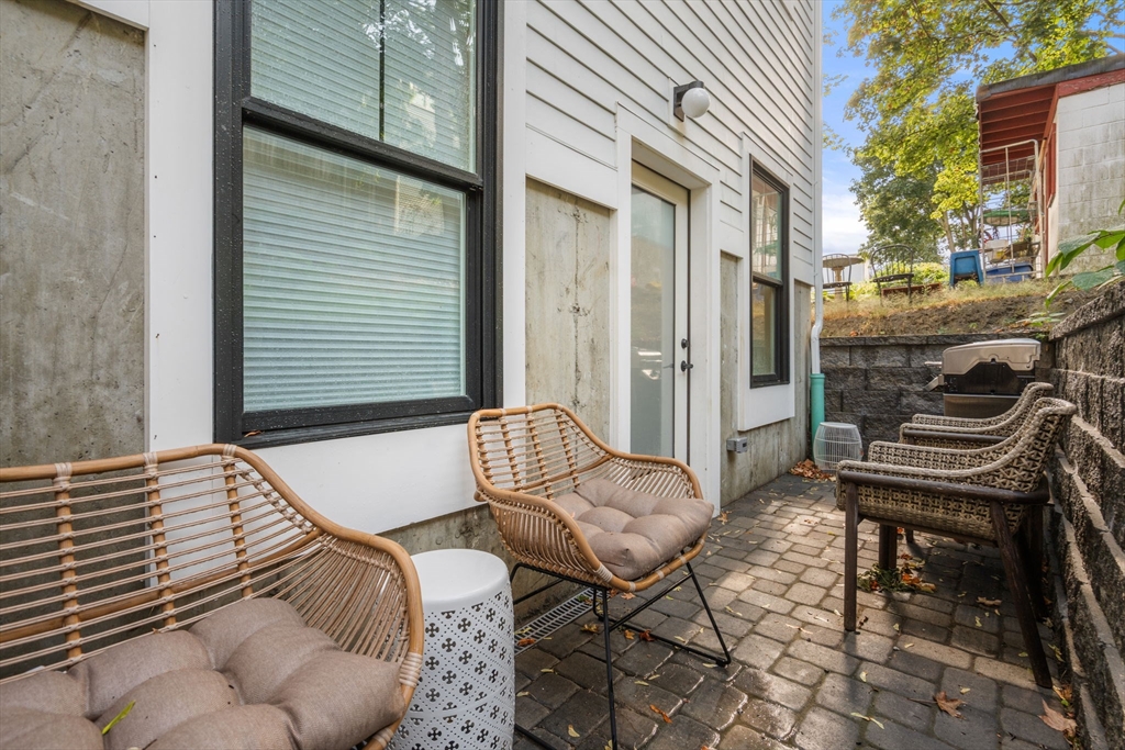 231 Everett # 1
