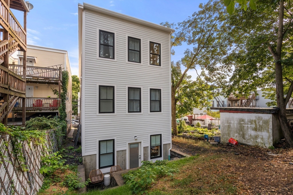231 Everett # 1
