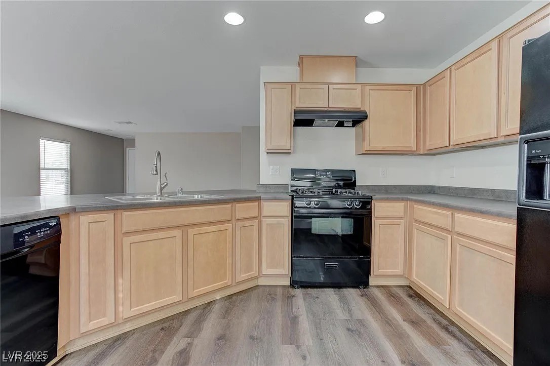 7021 Town Forest Avenue