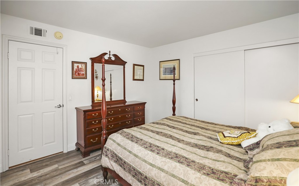 33 Sepulveda